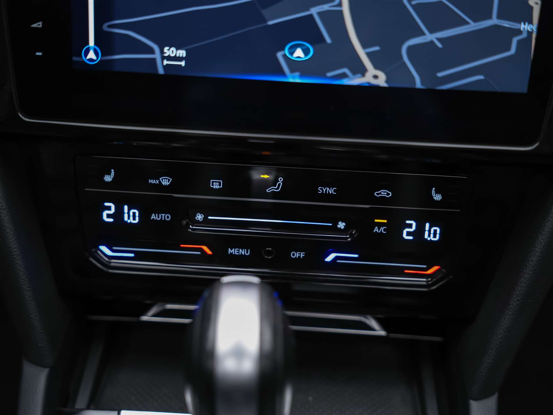 VW Arteon SB 2.0 TSI R 4Motion DSG *Panorama*Massage*Voll Leder*AHK*-image-24