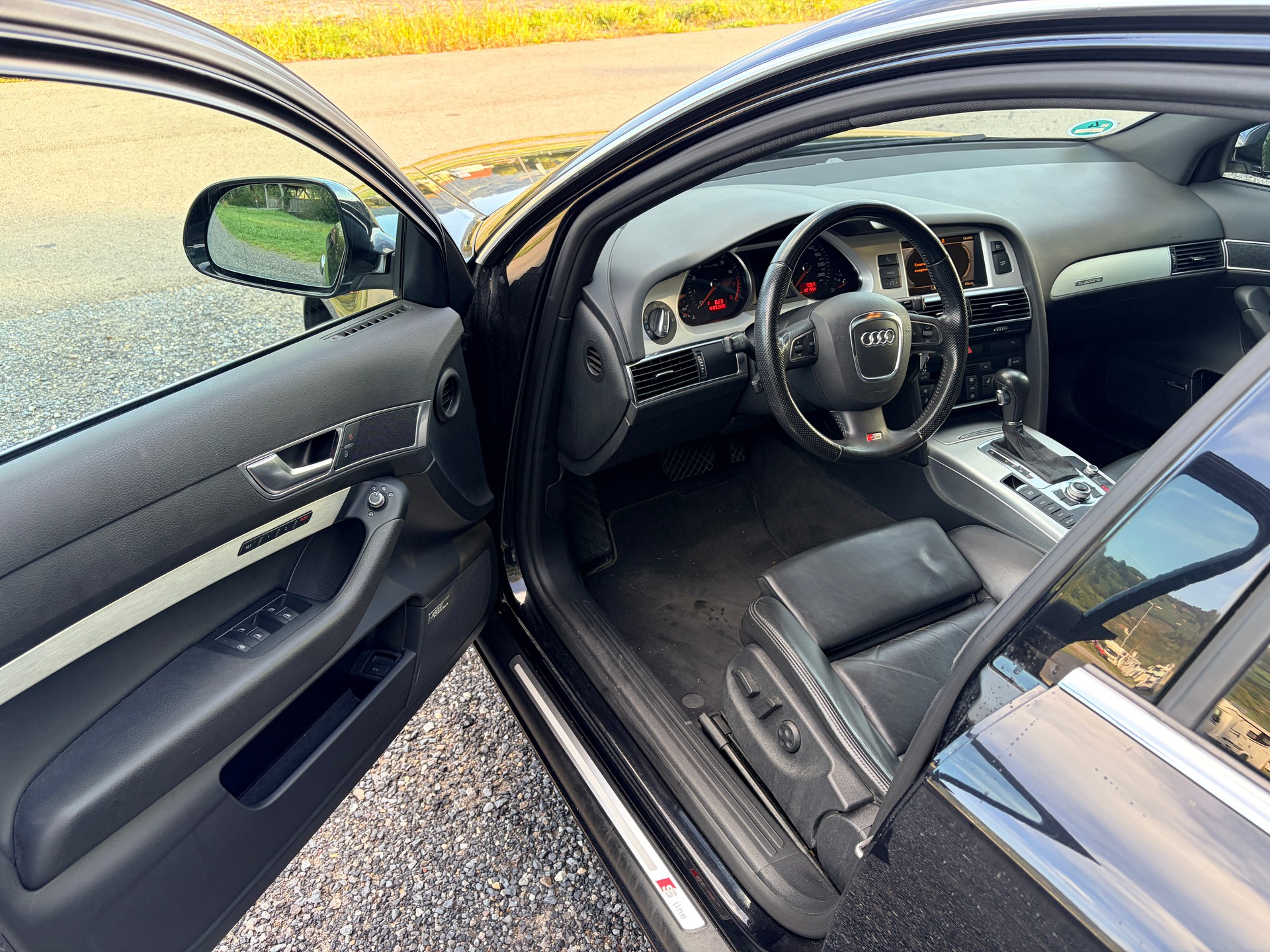 AUDI 3.0 V6 TFSI quattro T-Tronic-image-4