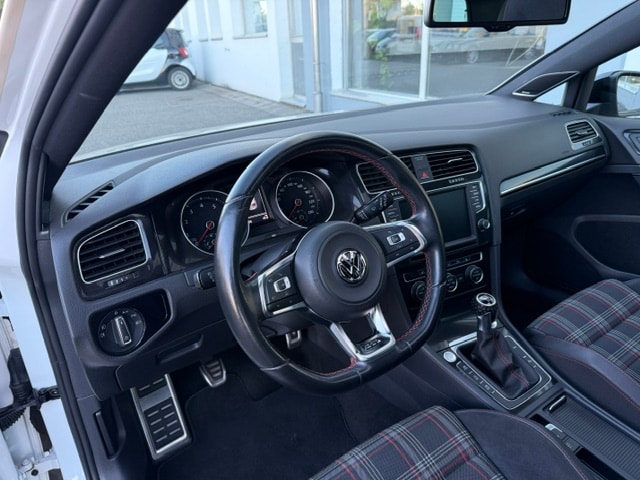 VW Golf 2.0 TSI GTI Performance DSG-image-11