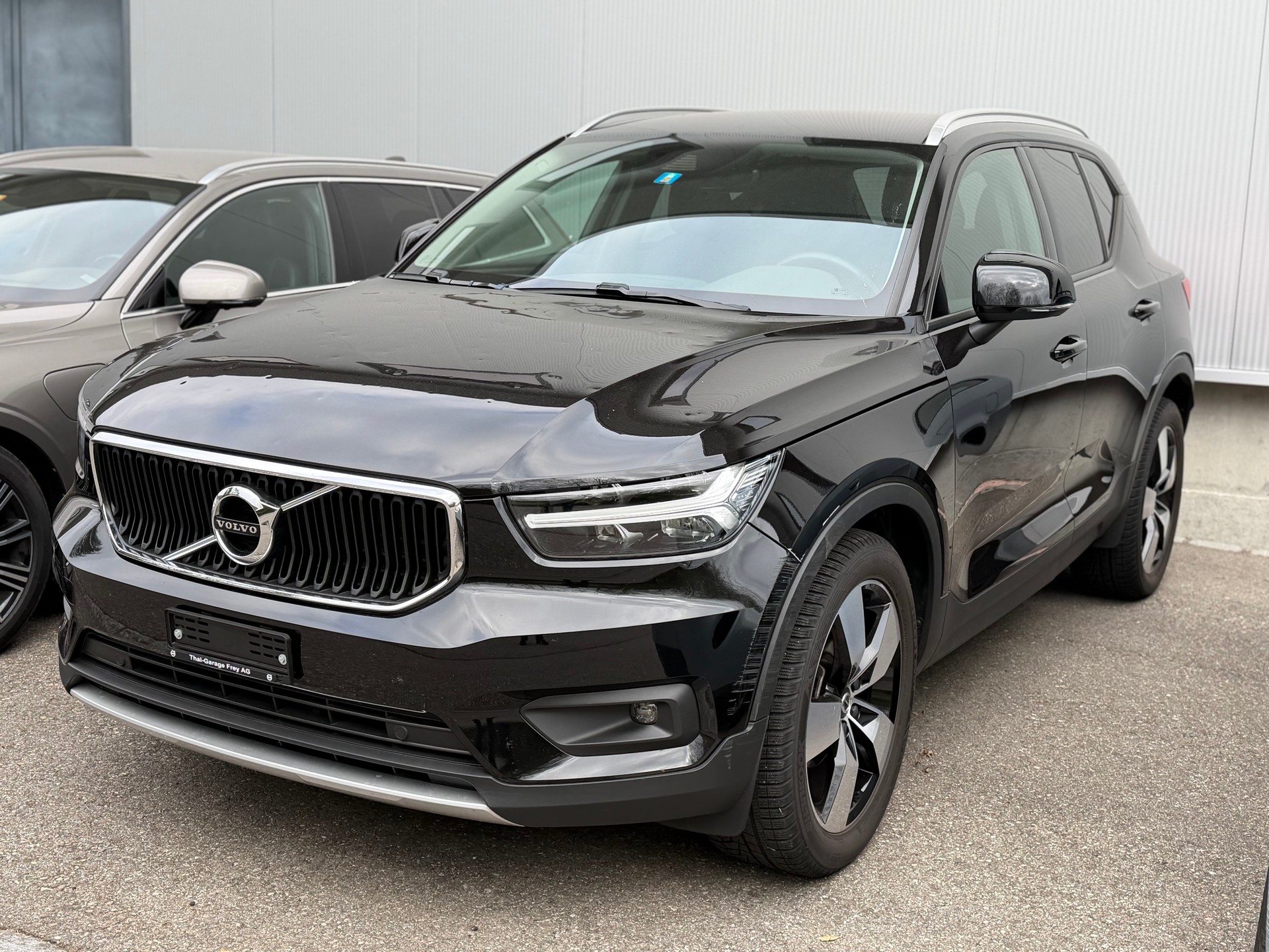 VOLVO XC40 T2 XCITE-image-0
