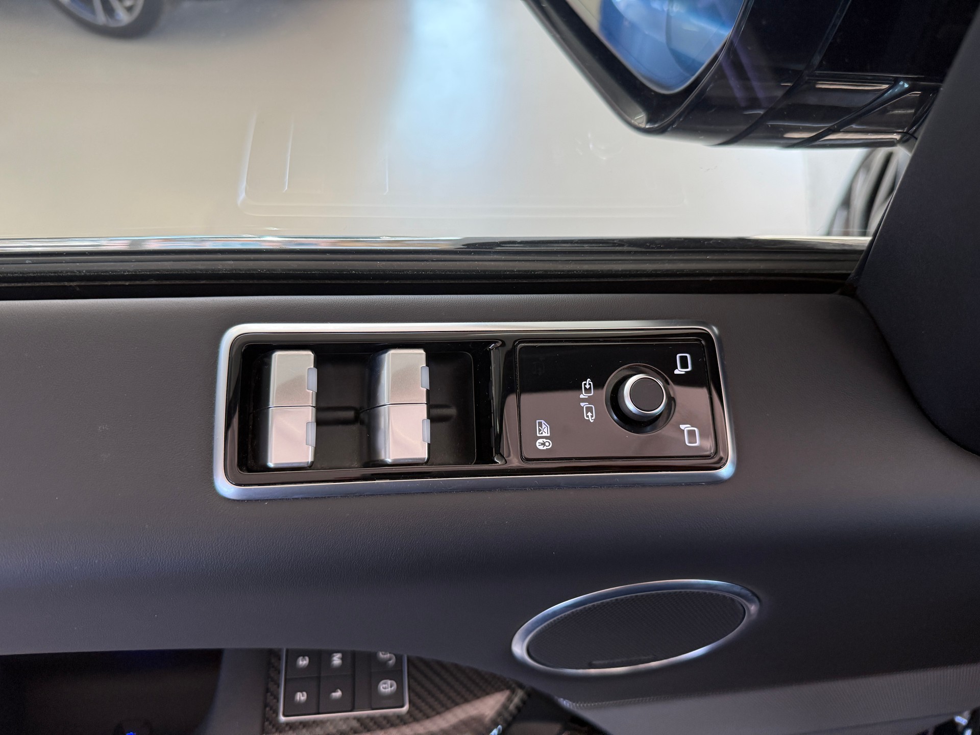 LAND ROVER Range Rover Sport 5.0 V8 S/C SVR Automatic-image-23