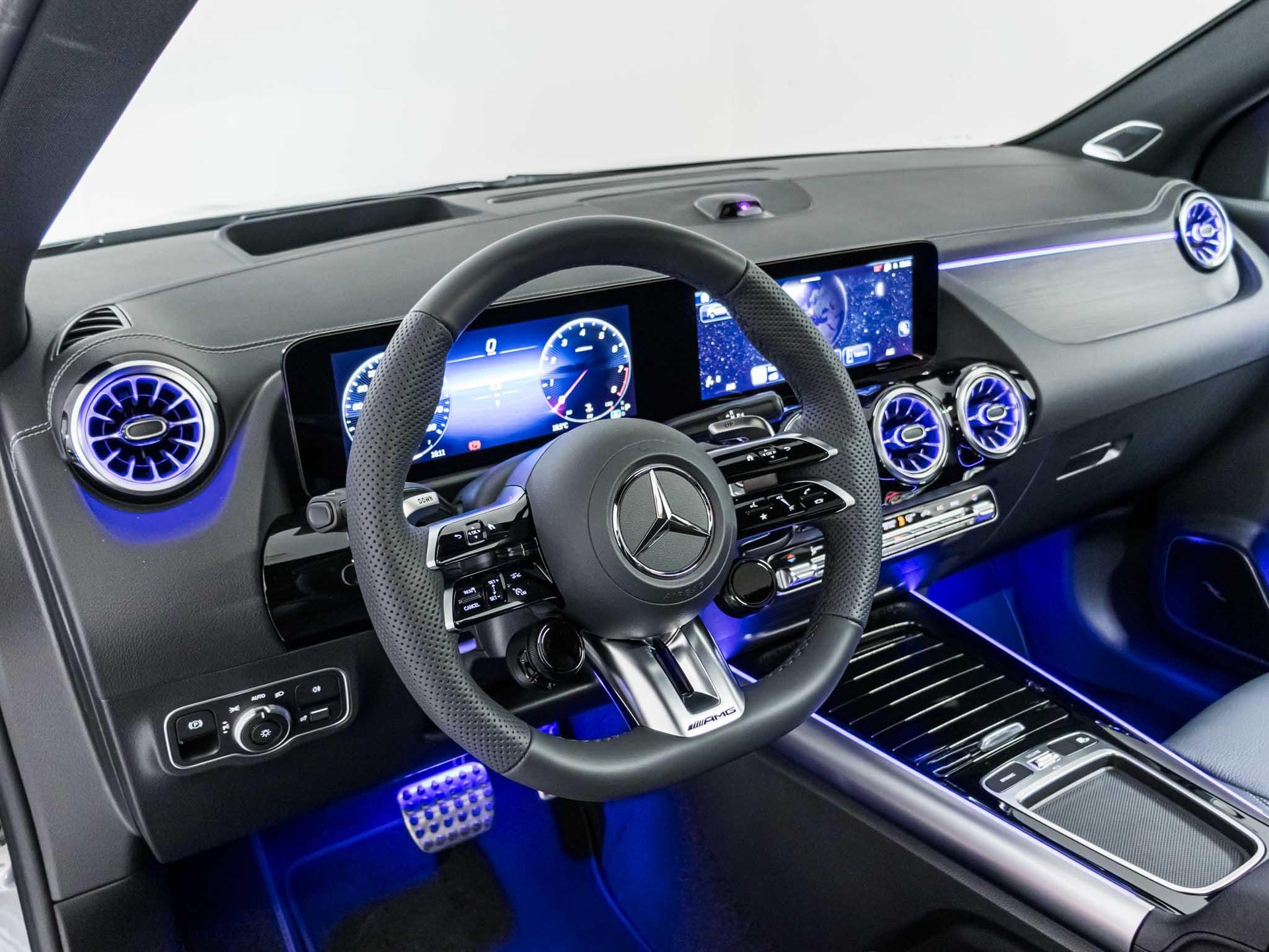 MERCEDES-BENZ GLA 45 S AMG 4MATIC+-image-9