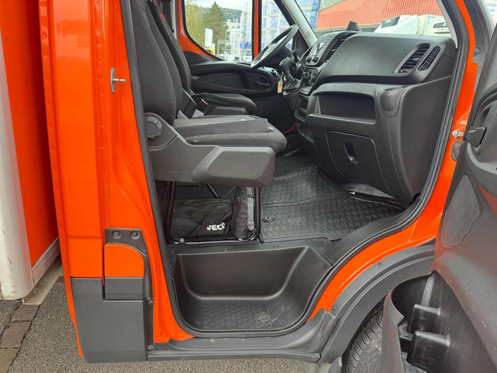 IVECO 35 S 14 A8-image-8