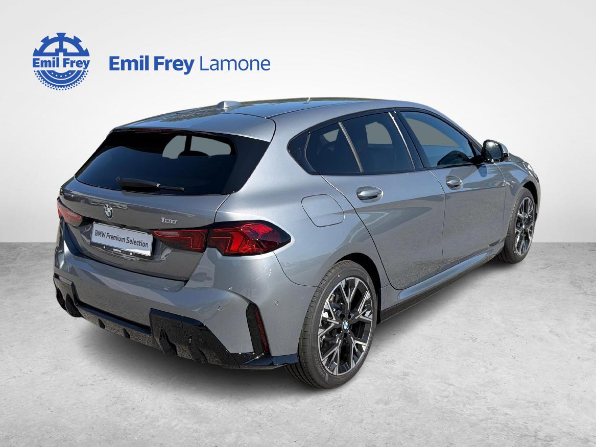 BMW 1er Reihe F70 120i-image-4