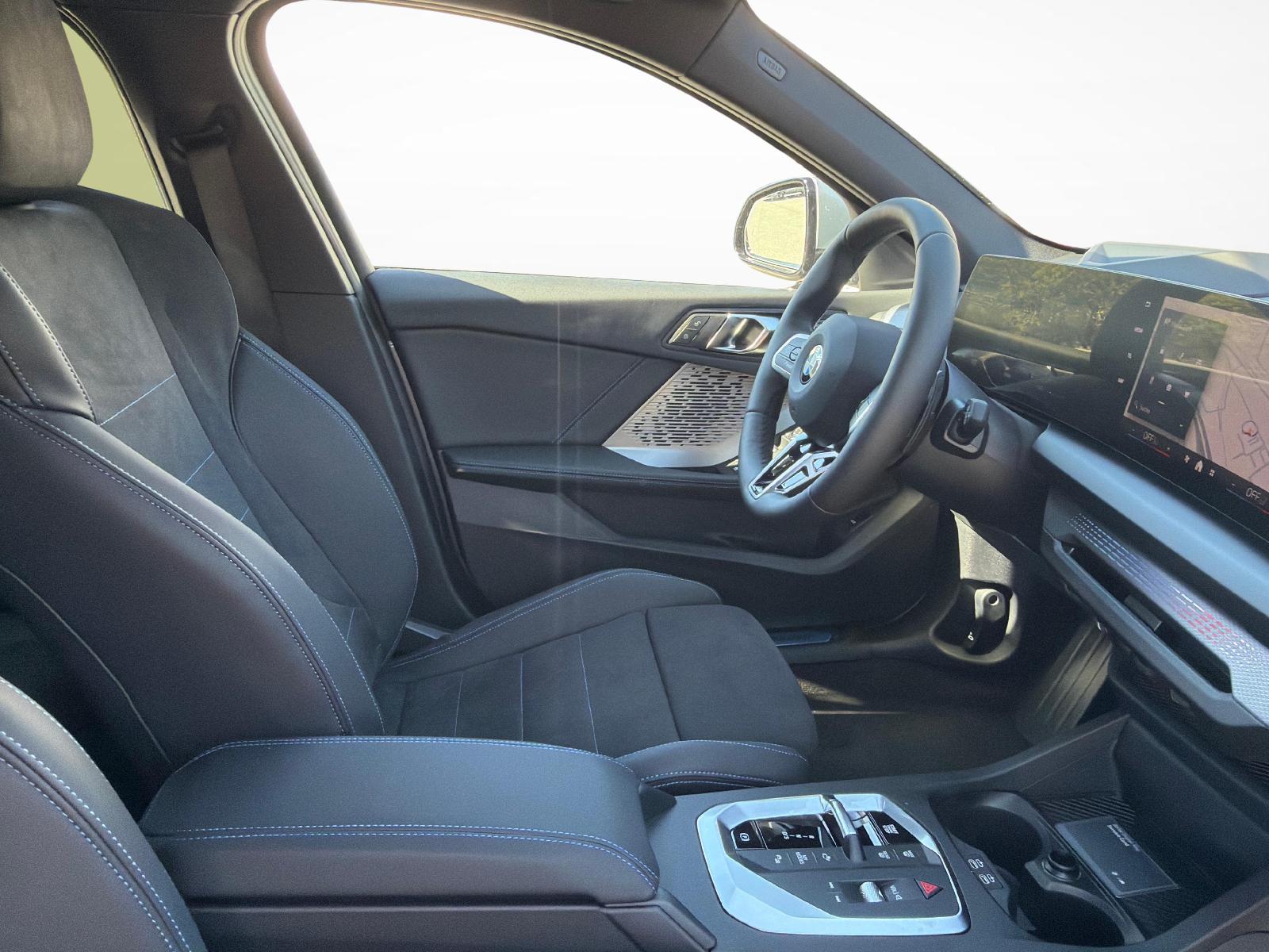 BMW 1er Reihe F70 120i-image-16