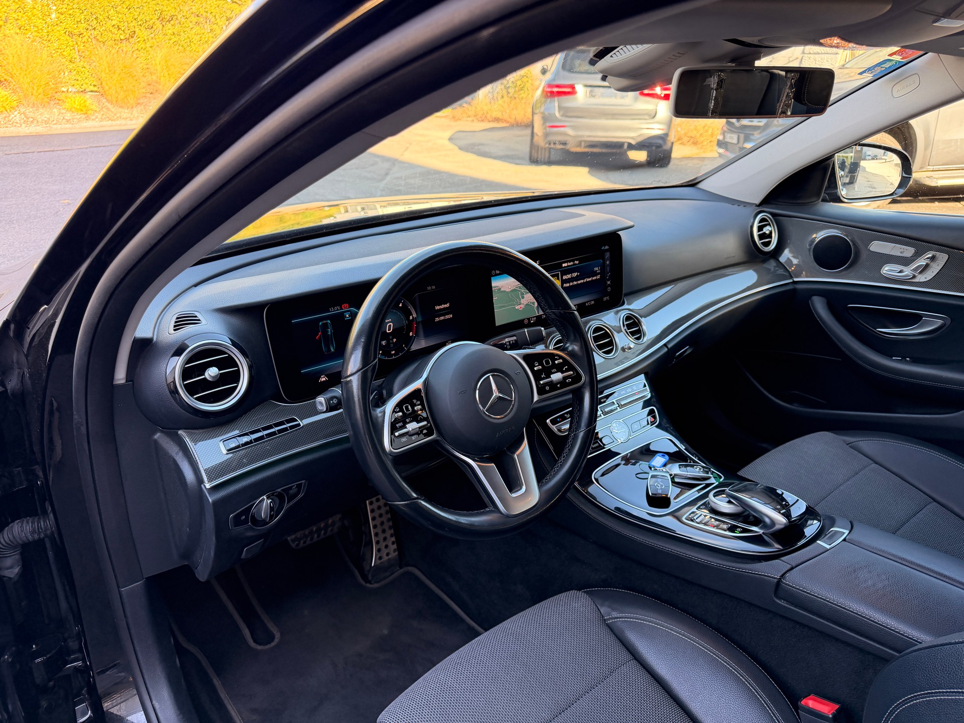MERCEDES-BENZ E 220 d Avantgarde 4Matic 9G-Tronic-image-8