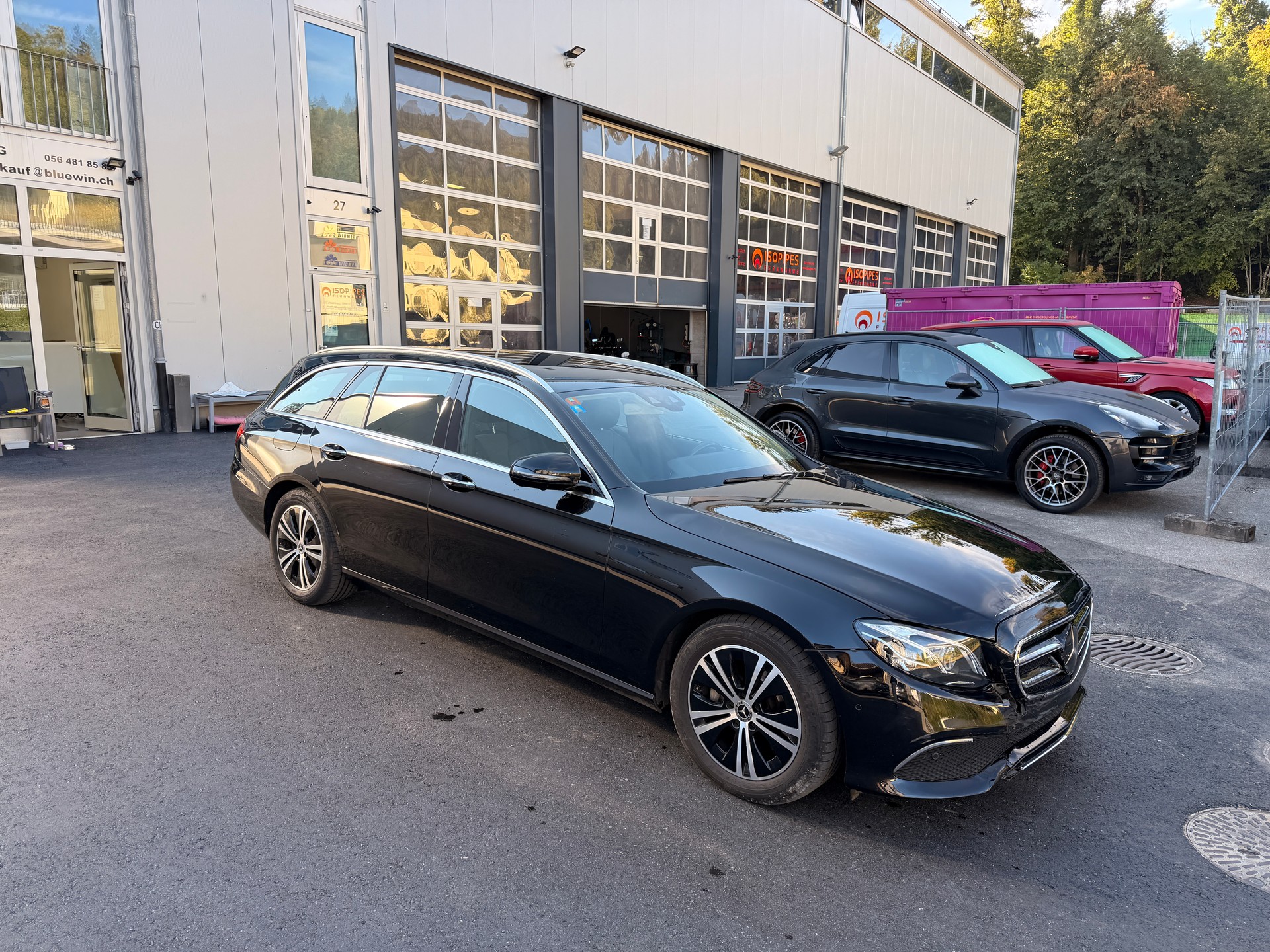 MERCEDES-BENZ E 220 d Avantgarde 4Matic 9G-Tronic-image-4