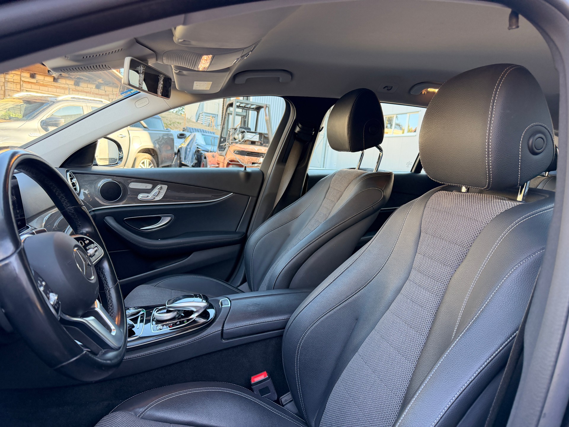 MERCEDES-BENZ E 220 d Avantgarde 4Matic 9G-Tronic-image-9