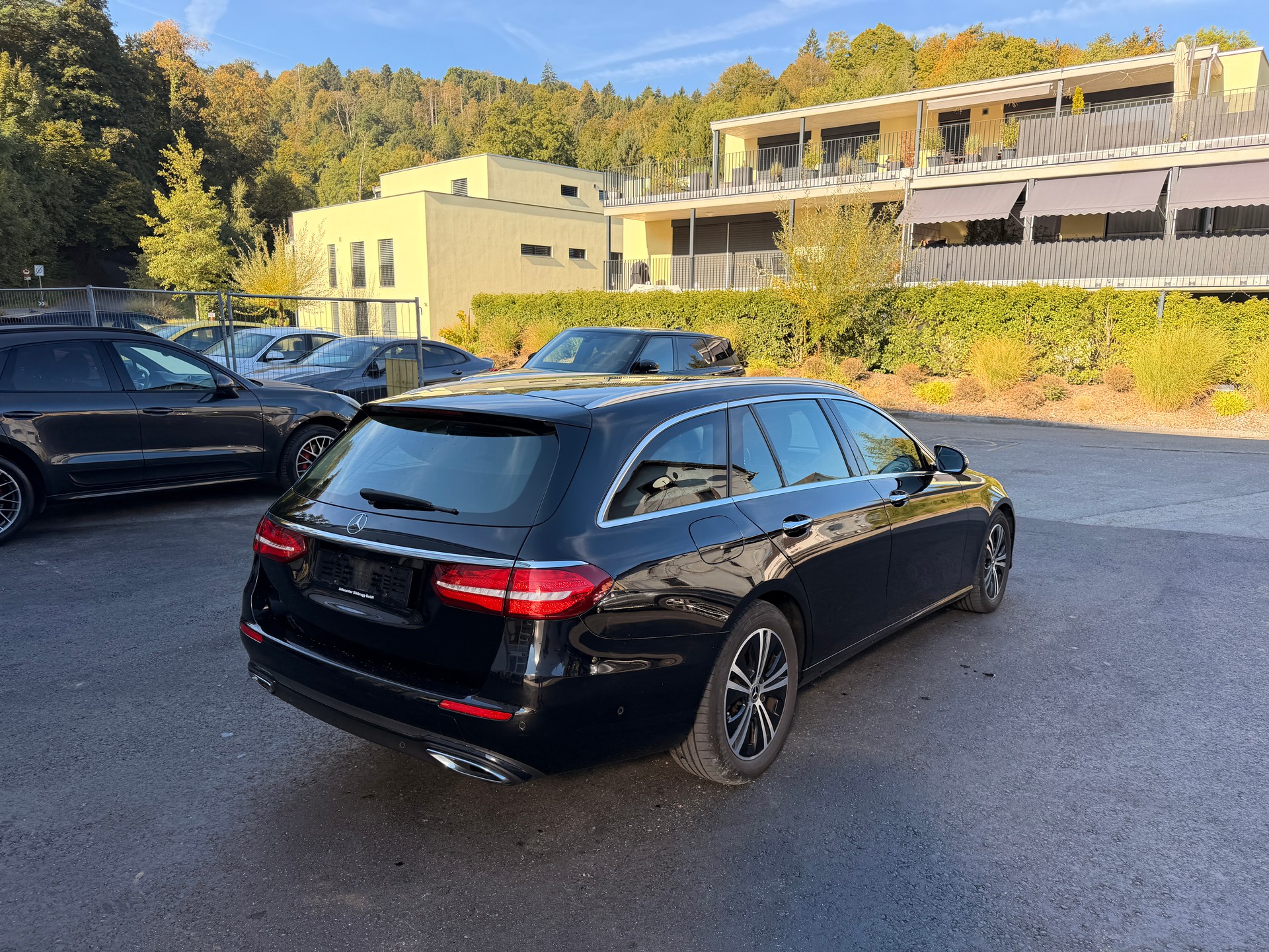 MERCEDES-BENZ E 220 d Avantgarde 4Matic 9G-Tronic-image-5