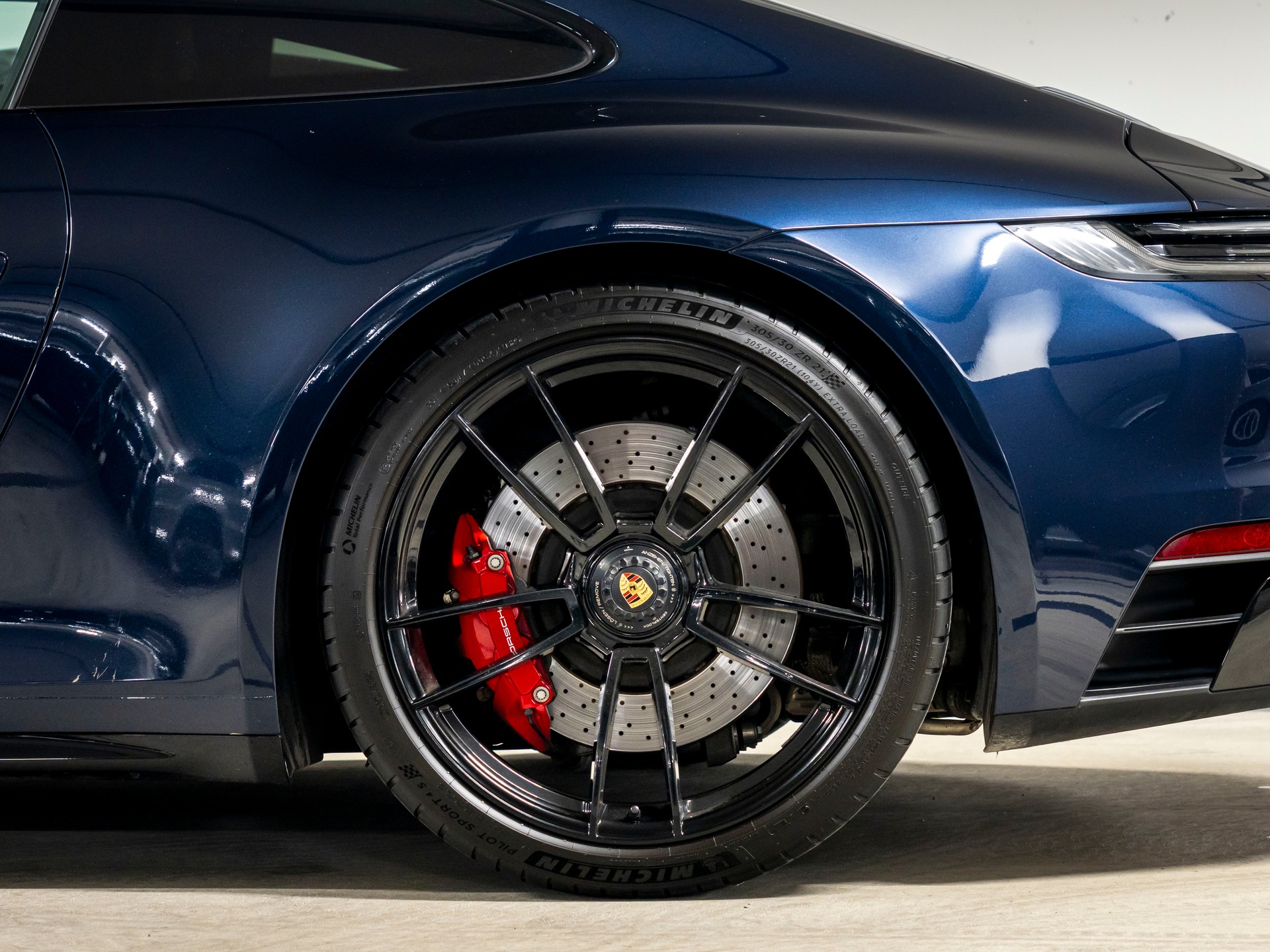 PORSCHE 911 Carrera 4 GTS PDK-image-8