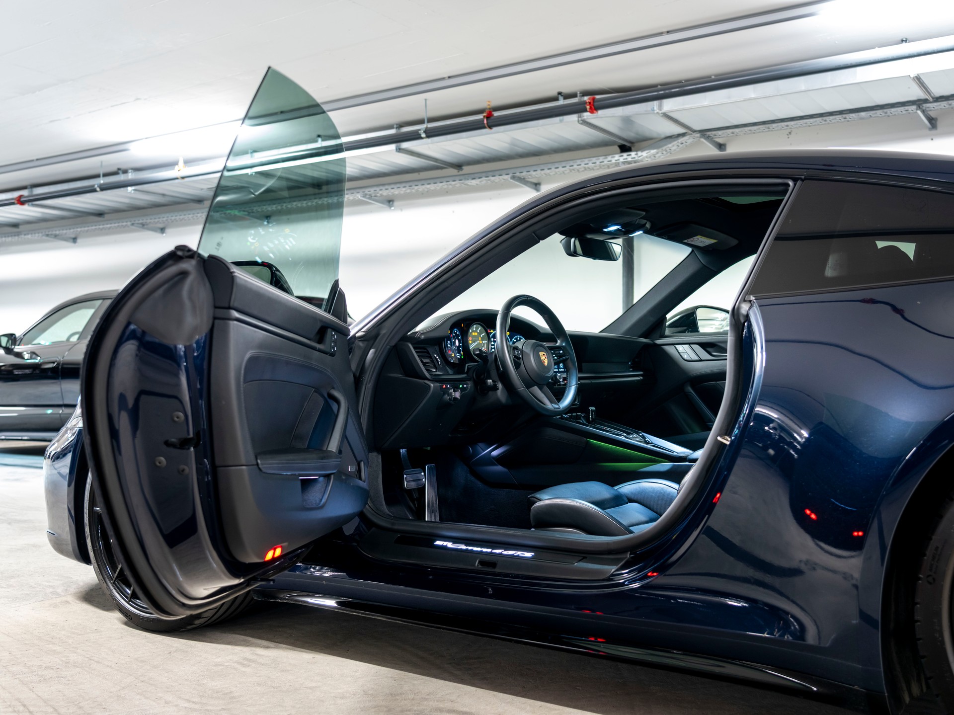 PORSCHE 911 Carrera 4 GTS PDK-image-11
