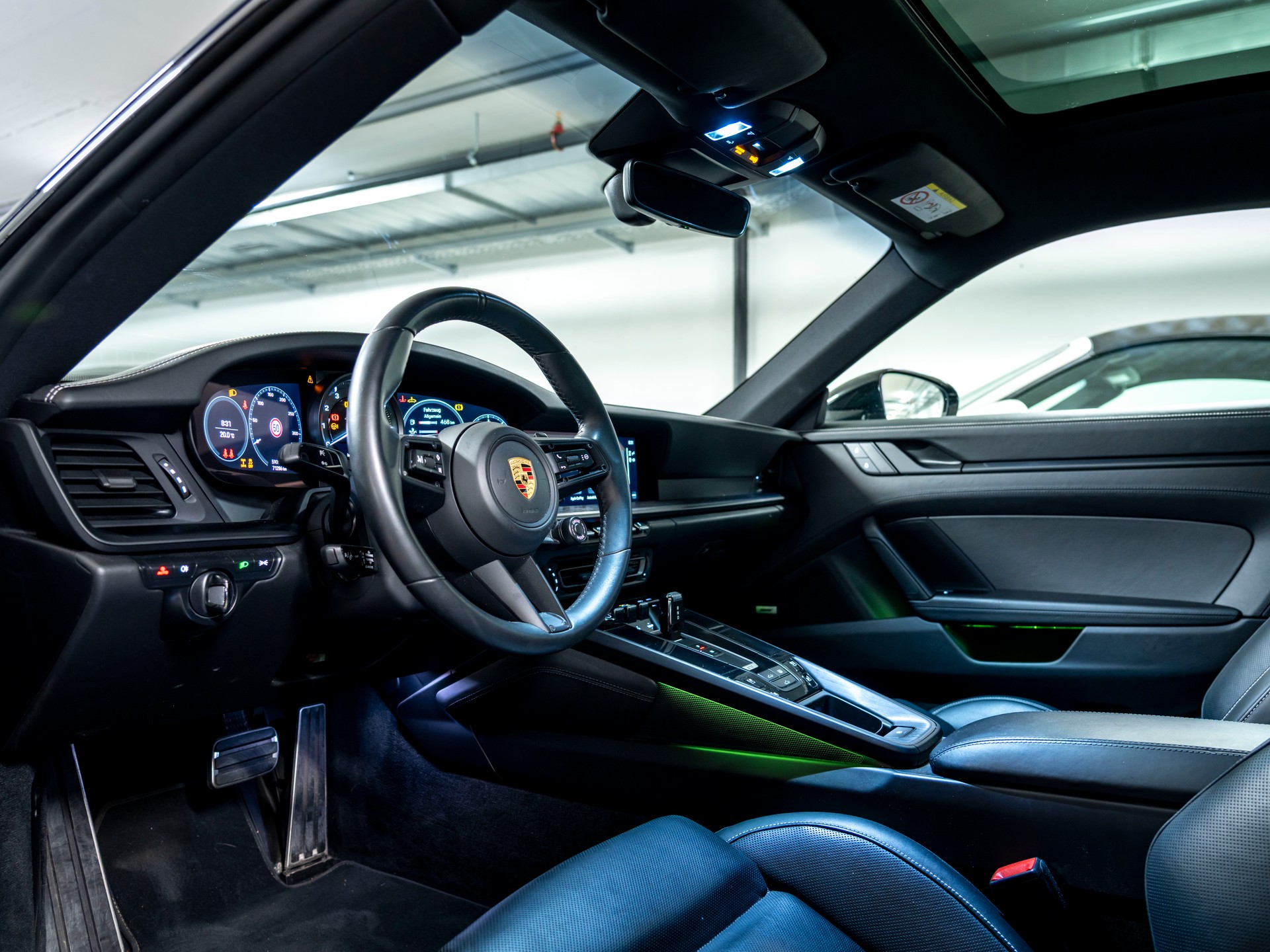 PORSCHE 911 Carrera 4 GTS PDK-image-18