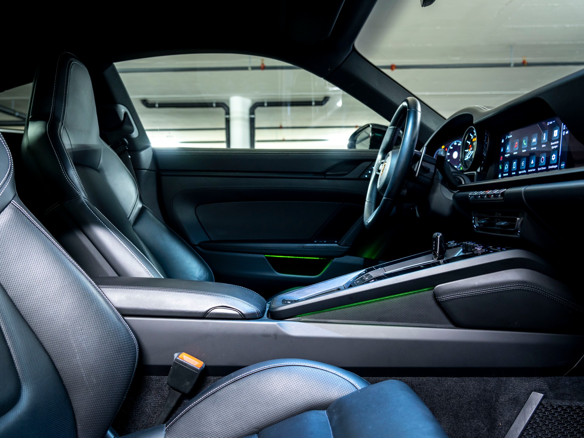 PORSCHE 911 Carrera 4 GTS PDK-image-17