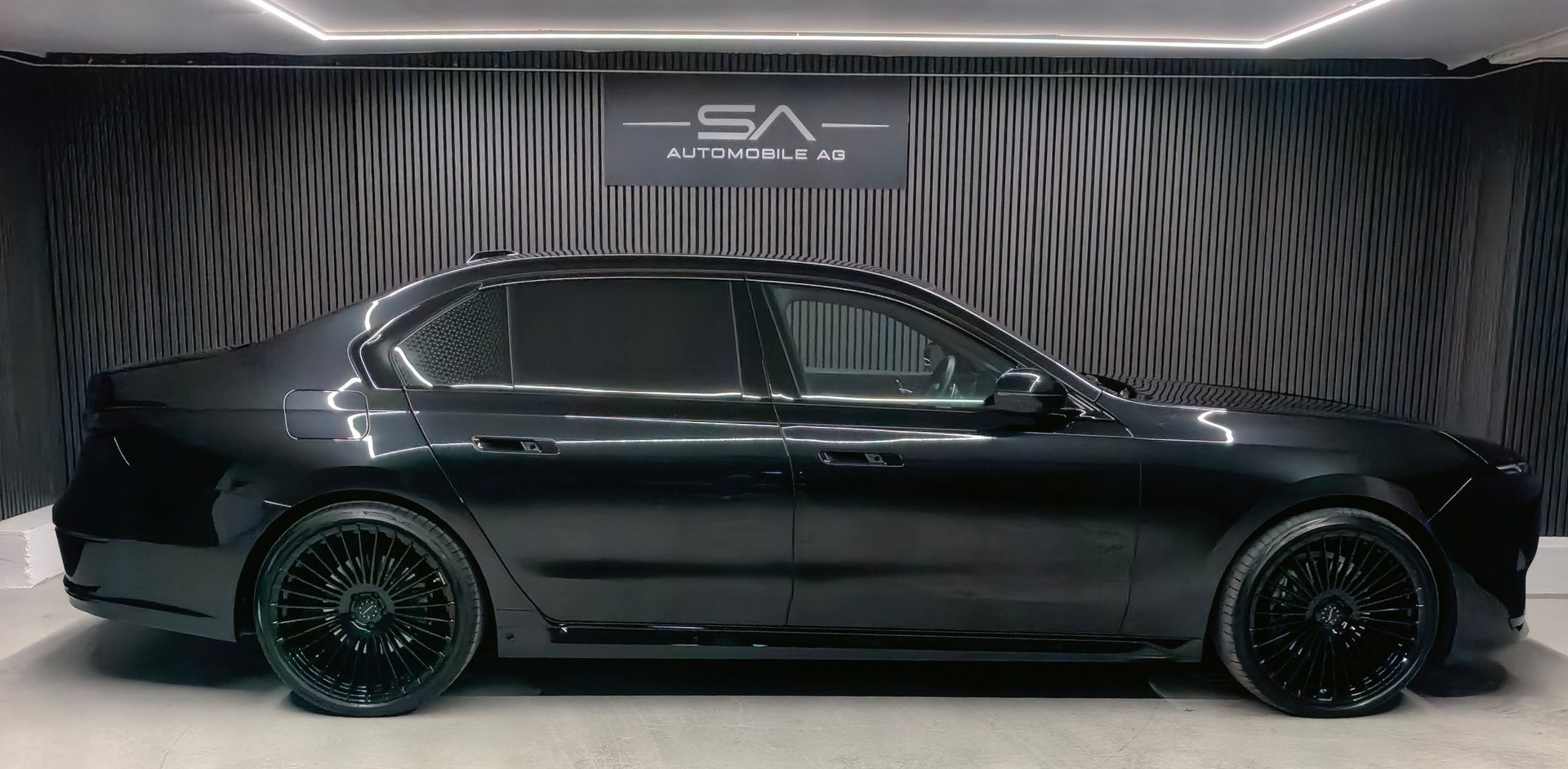 BMW 740d xDrive 48V Steptronic-image-3