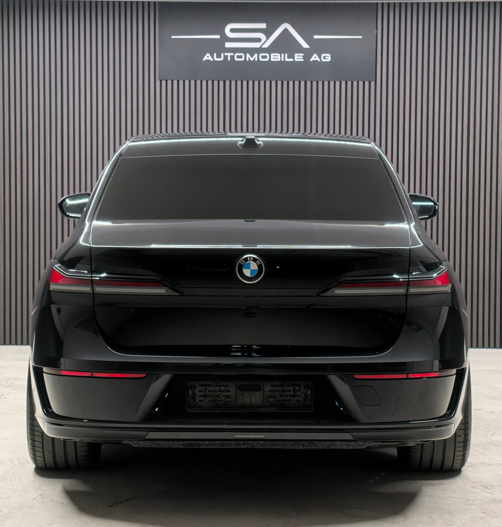 BMW 740d xDrive 48V Steptronic-image-4