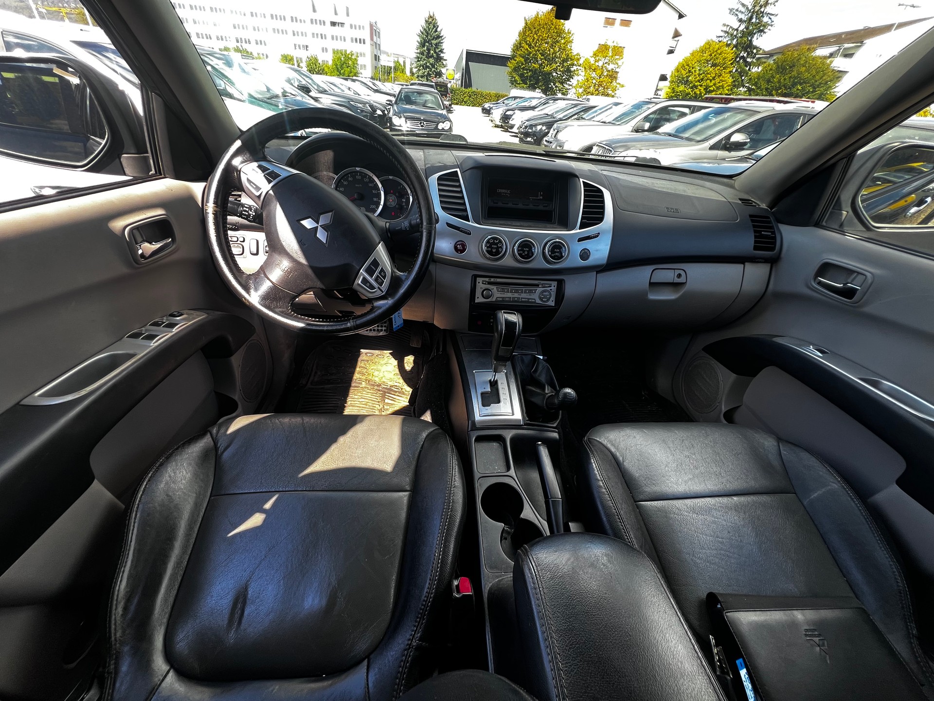MITSUBISHI L 200 2.5 DID HP Intense Double Cab A-image-6