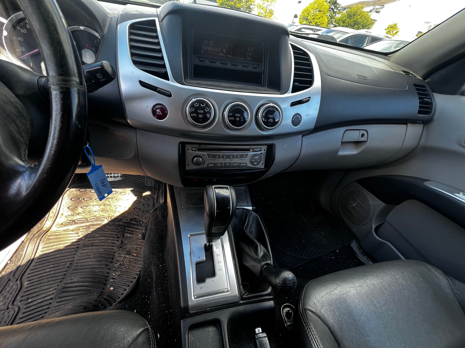 MITSUBISHI L 200 2.5 DID HP Intense Double Cab A-image-7