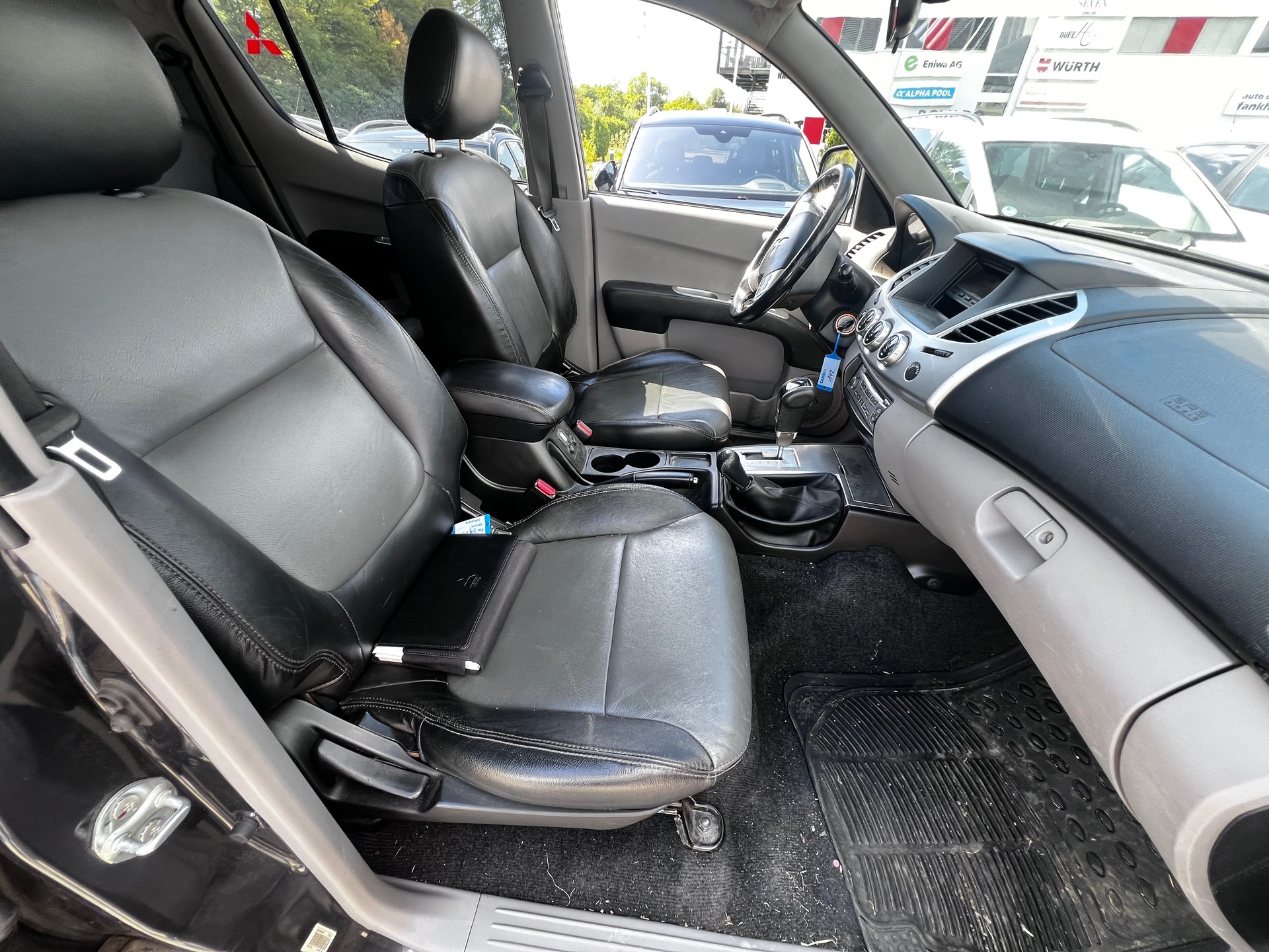 MITSUBISHI L 200 2.5 DID HP Intense Double Cab A-image-9