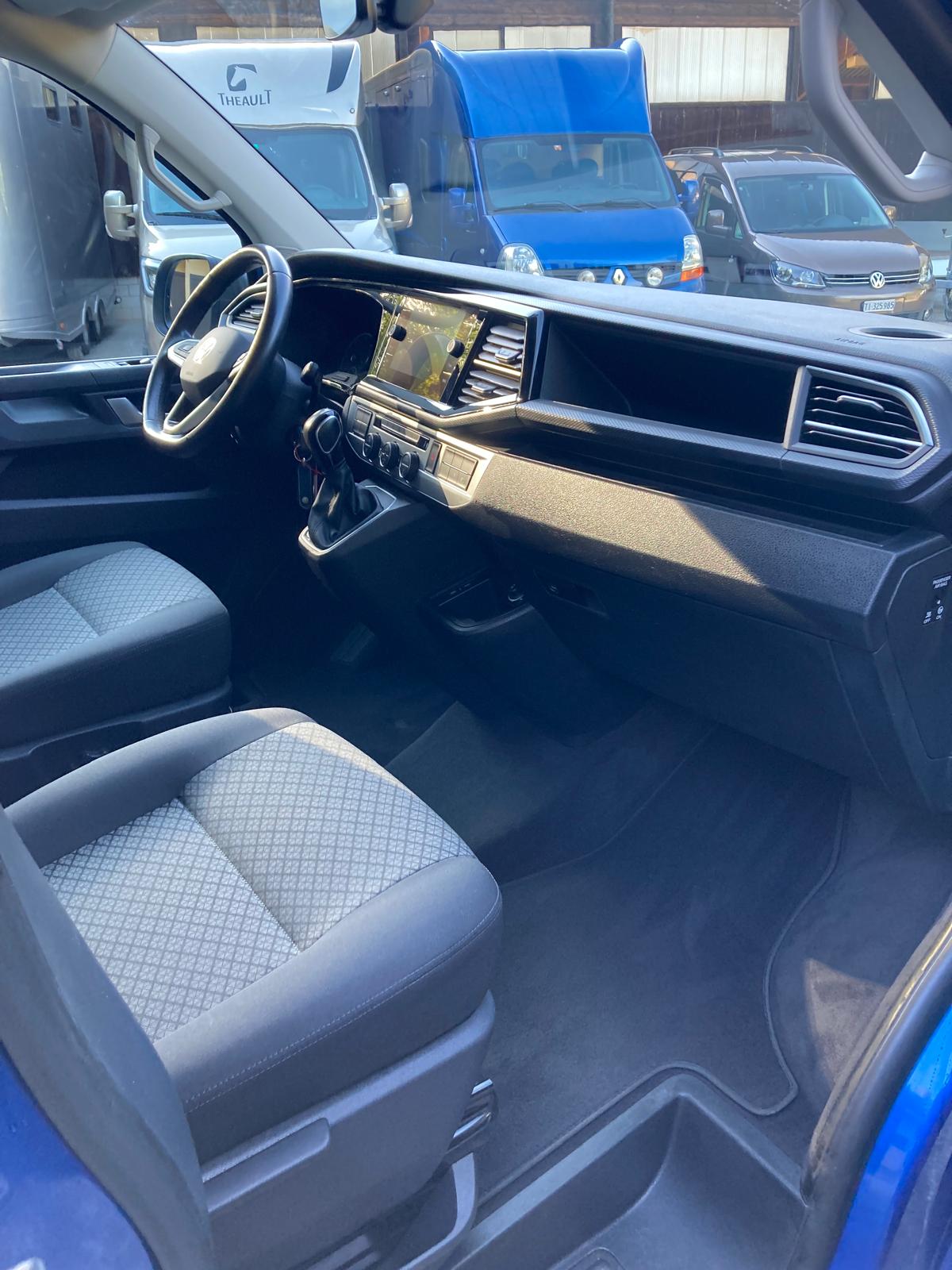 VW T6.1 Multivan 2.0 TDI Trendline Liberty DSG-image-17