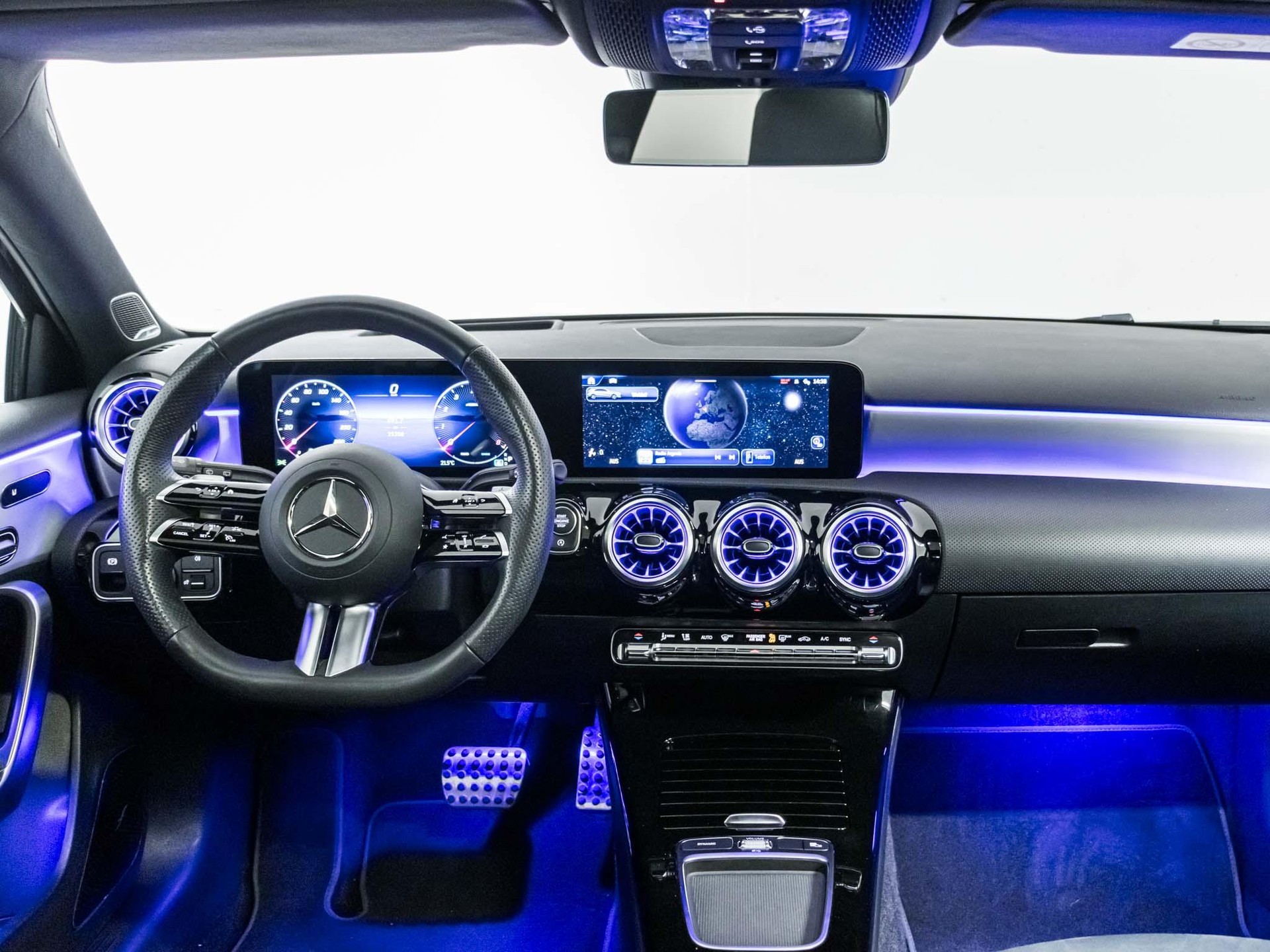 MERCEDES-BENZ A 220 4MATIC-image-11