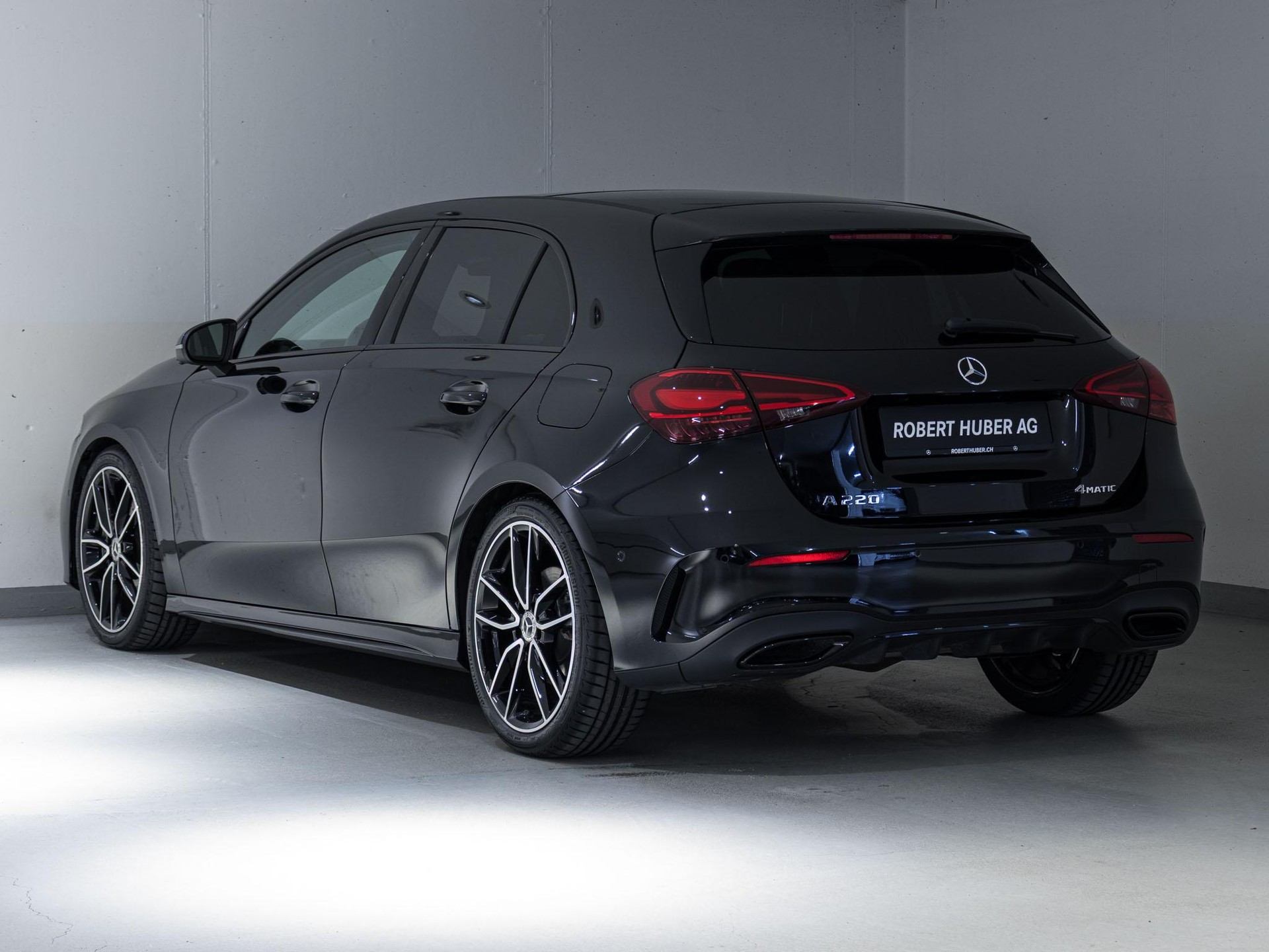 MERCEDES-BENZ A 220 4MATIC-image-3