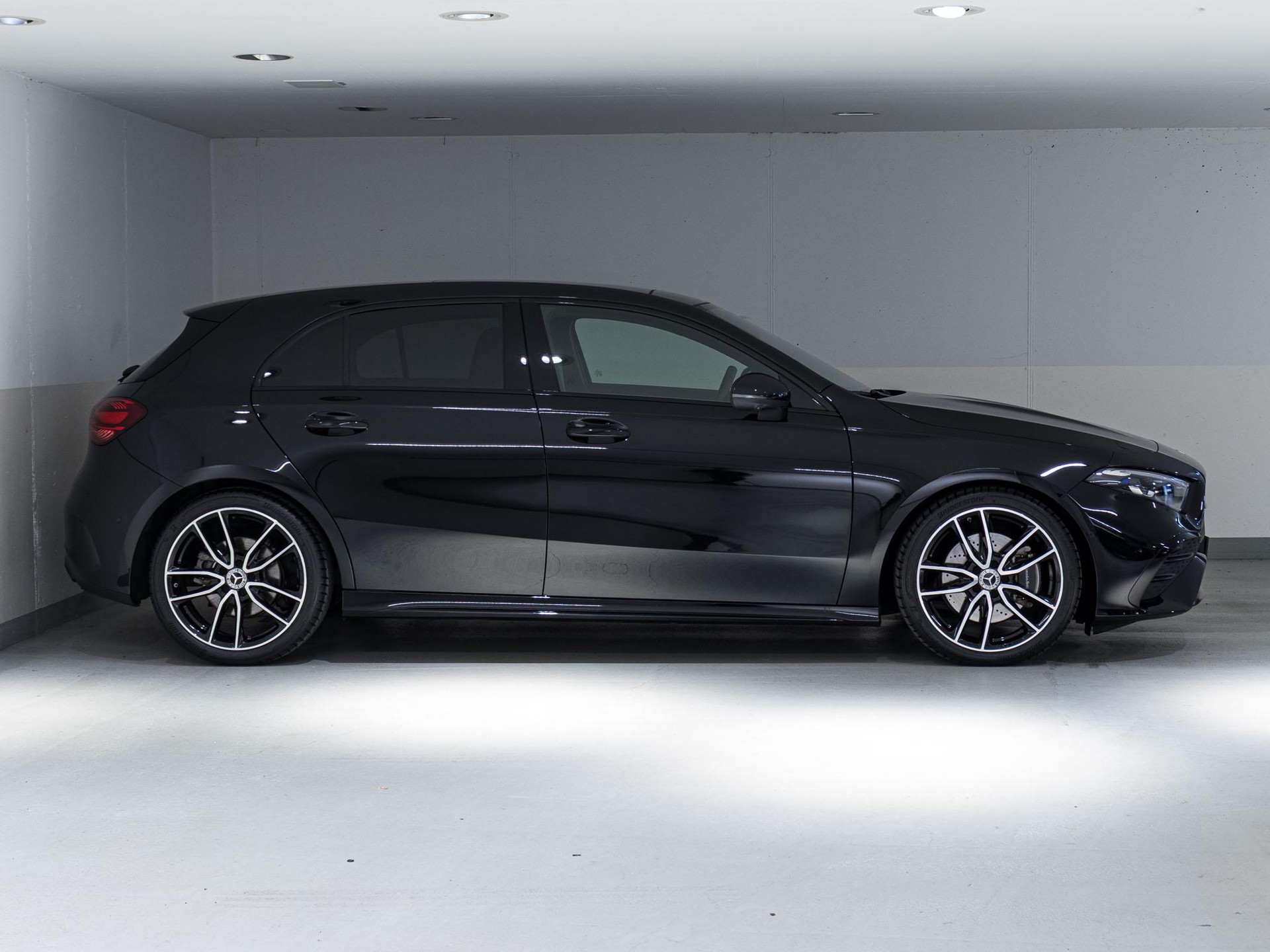 MERCEDES-BENZ A 220 4MATIC-image-1