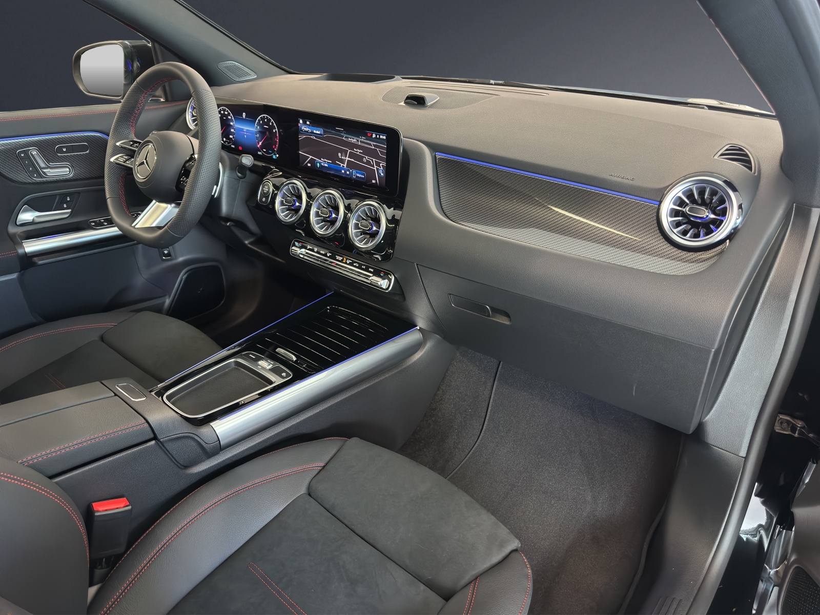 MERCEDES-BENZ GLA 220 4MATIC-image-7