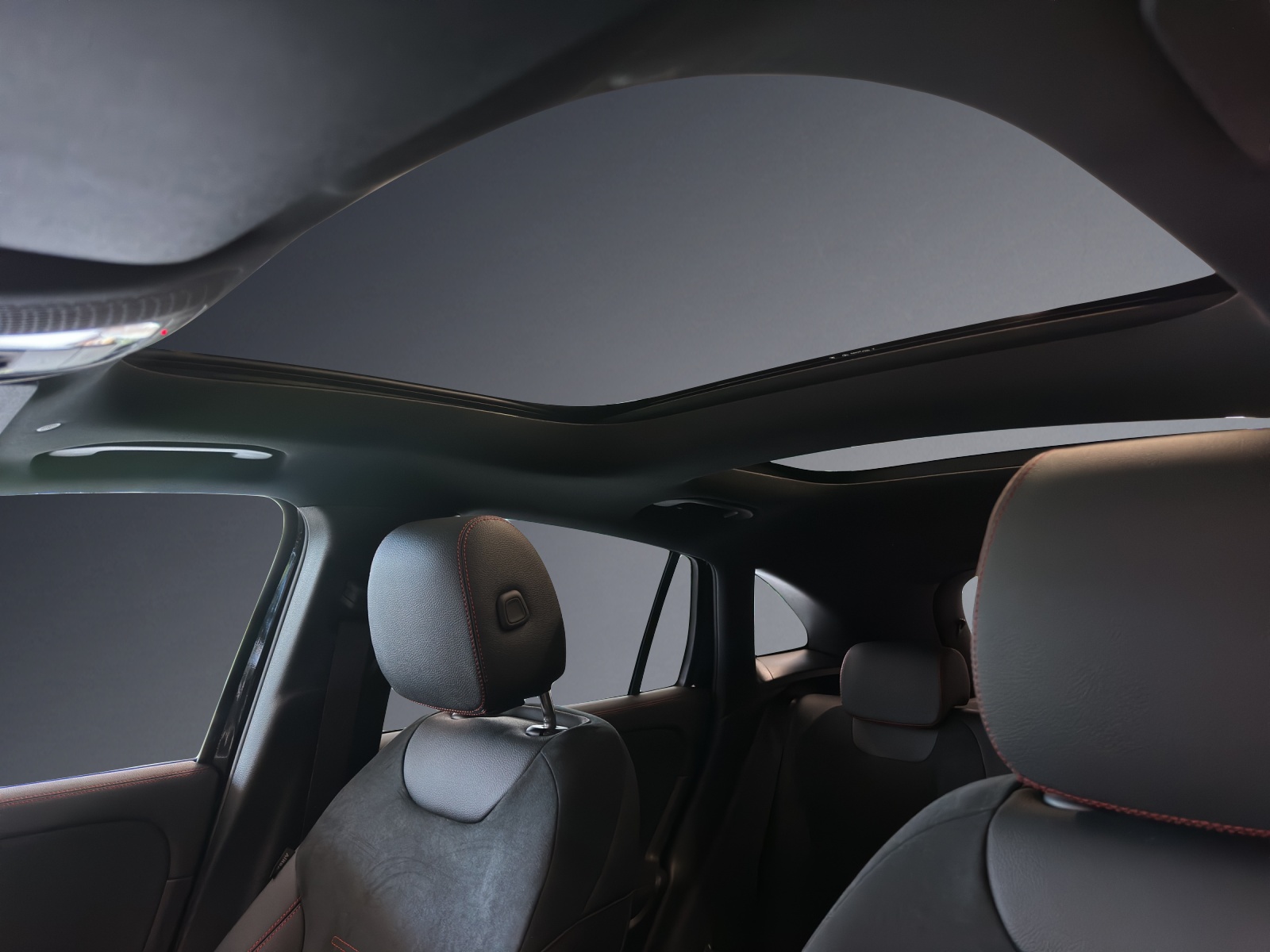 MERCEDES-BENZ GLA 220 4MATIC-image-12