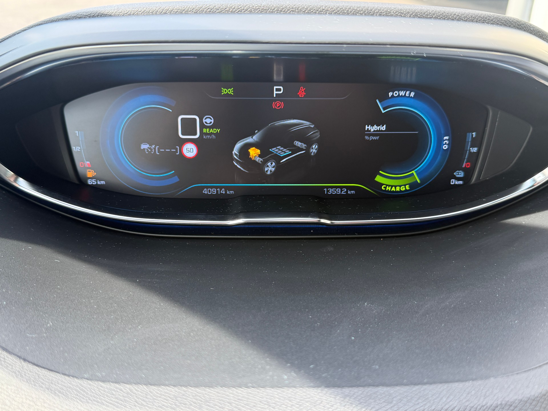 PEUGEOT 3008 300e Hybrid4 GT EAT8-image-16
