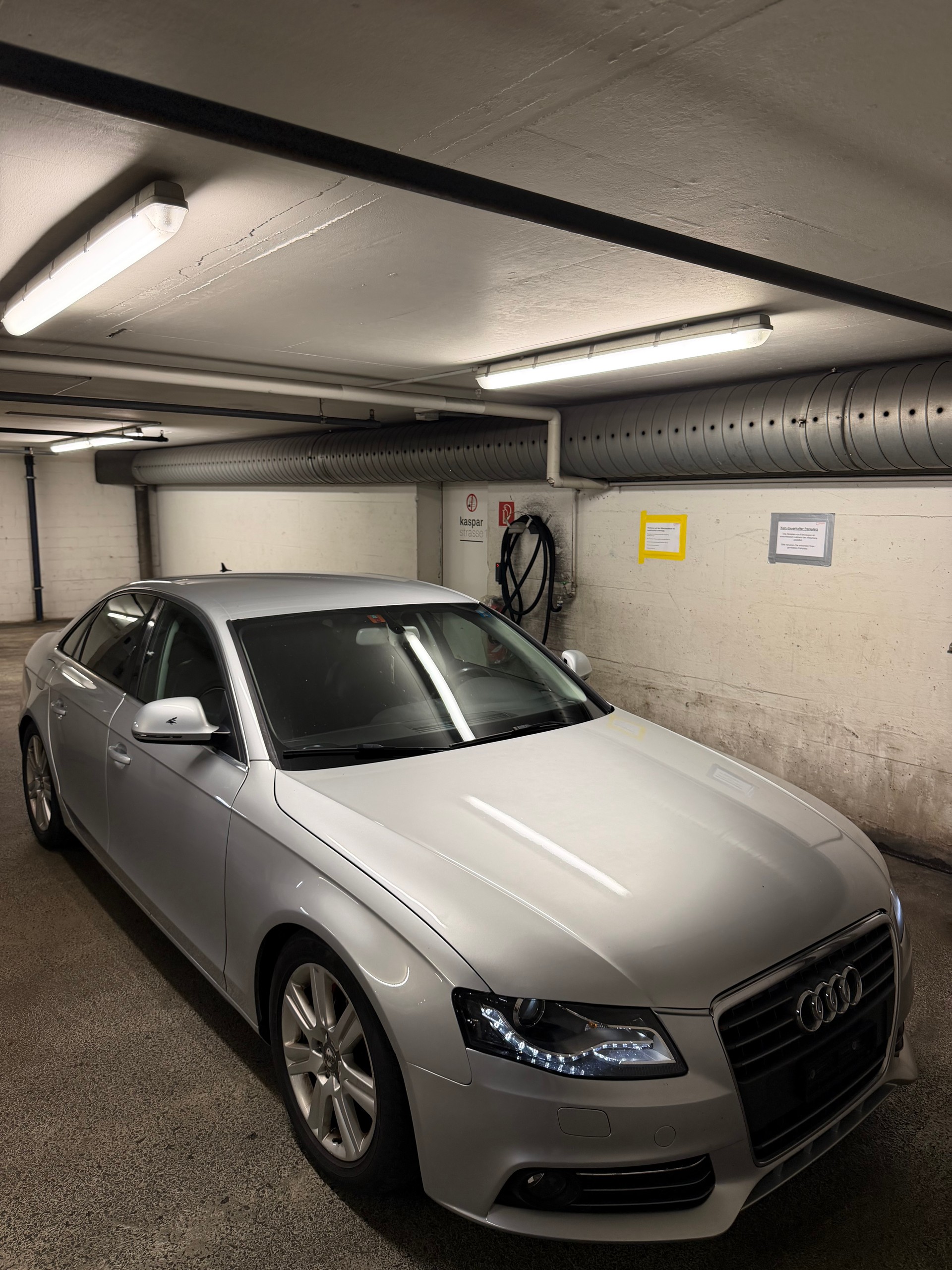 AUDI 2.0 TDI 143 Limousine-image-5