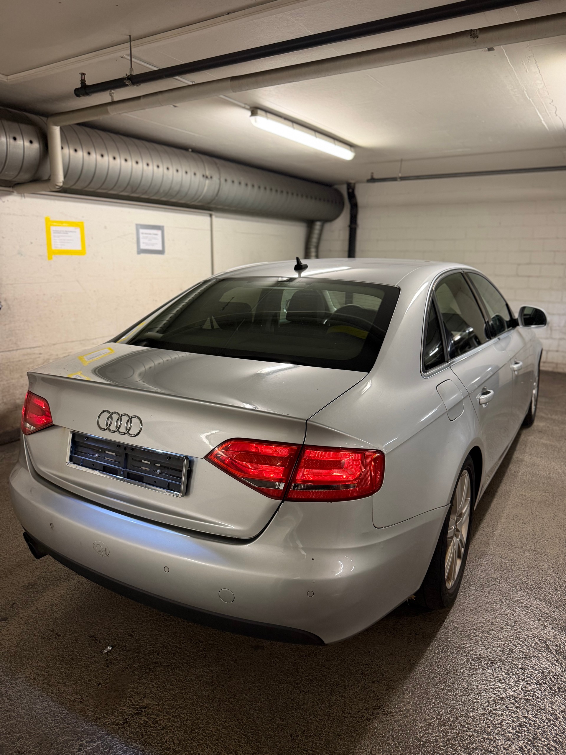 AUDI 2.0 TDI 143 Limousine-image-4