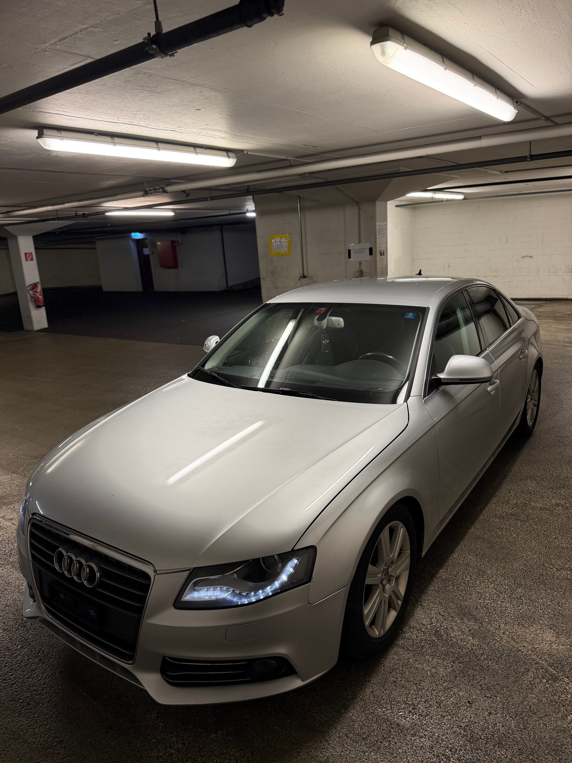 AUDI 2.0 TDI 143 Limousine-image-0