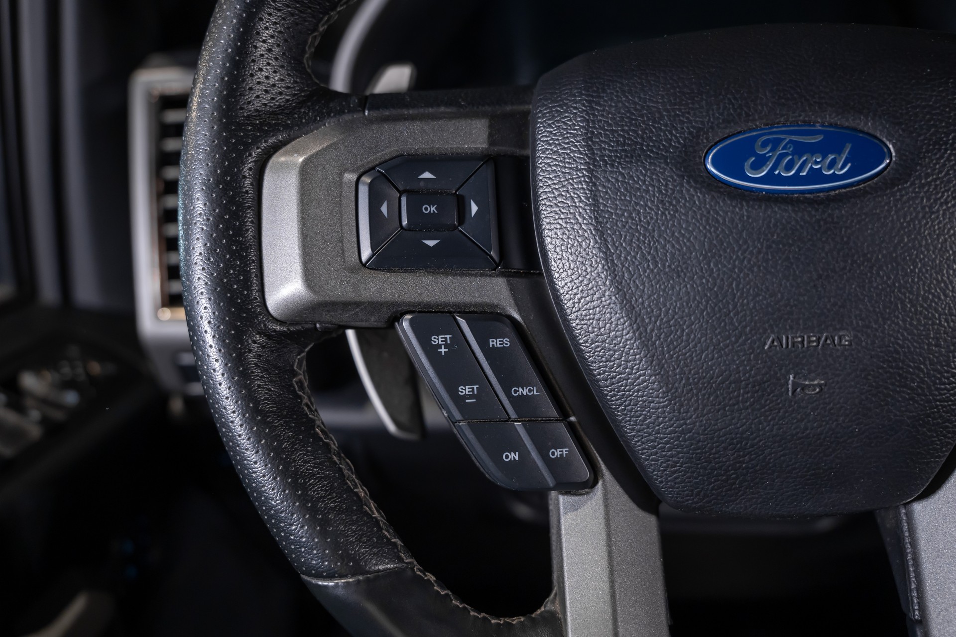 FORD F150 Raptor CrewCab-image-28