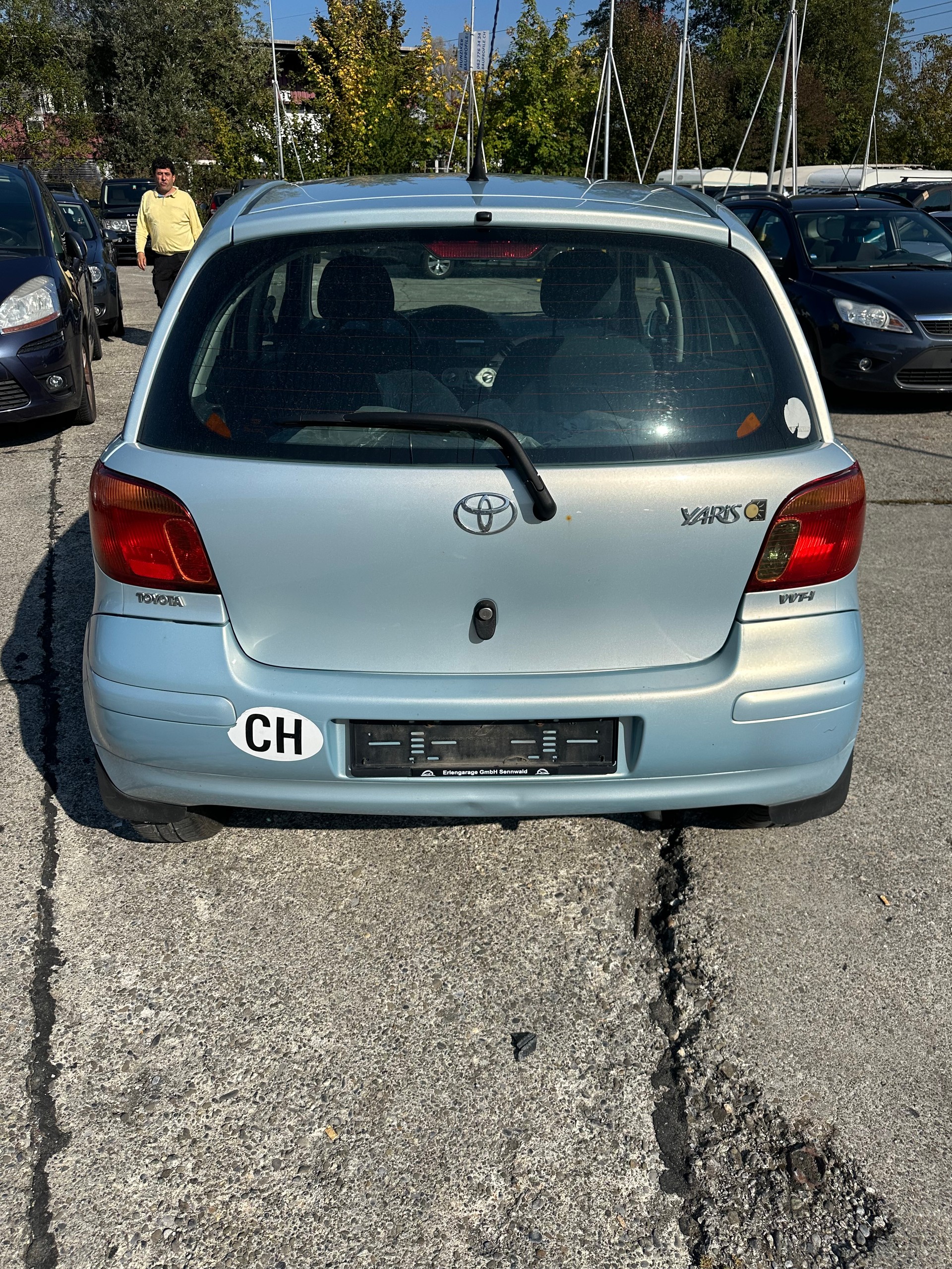 TOYOTA Yaris 1.3 Linea Sol-image-3
