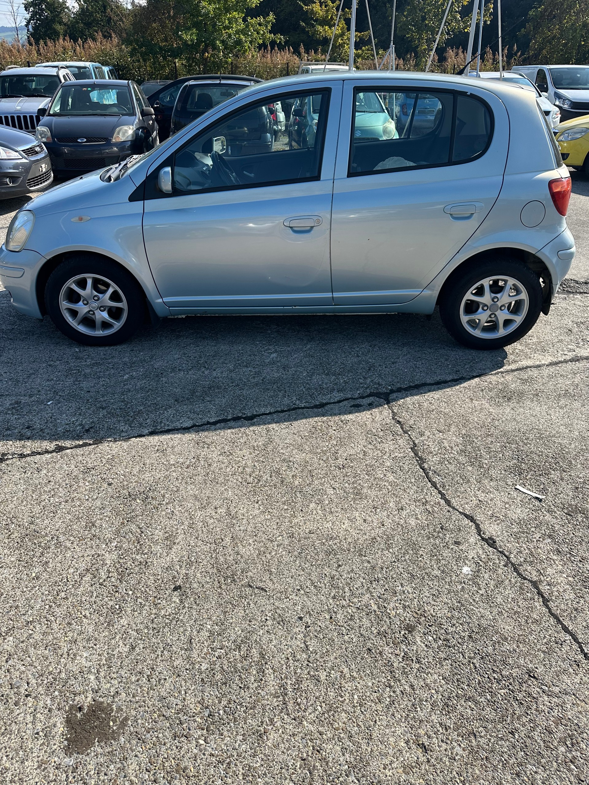 TOYOTA Yaris 1.3 Linea Sol-image-4