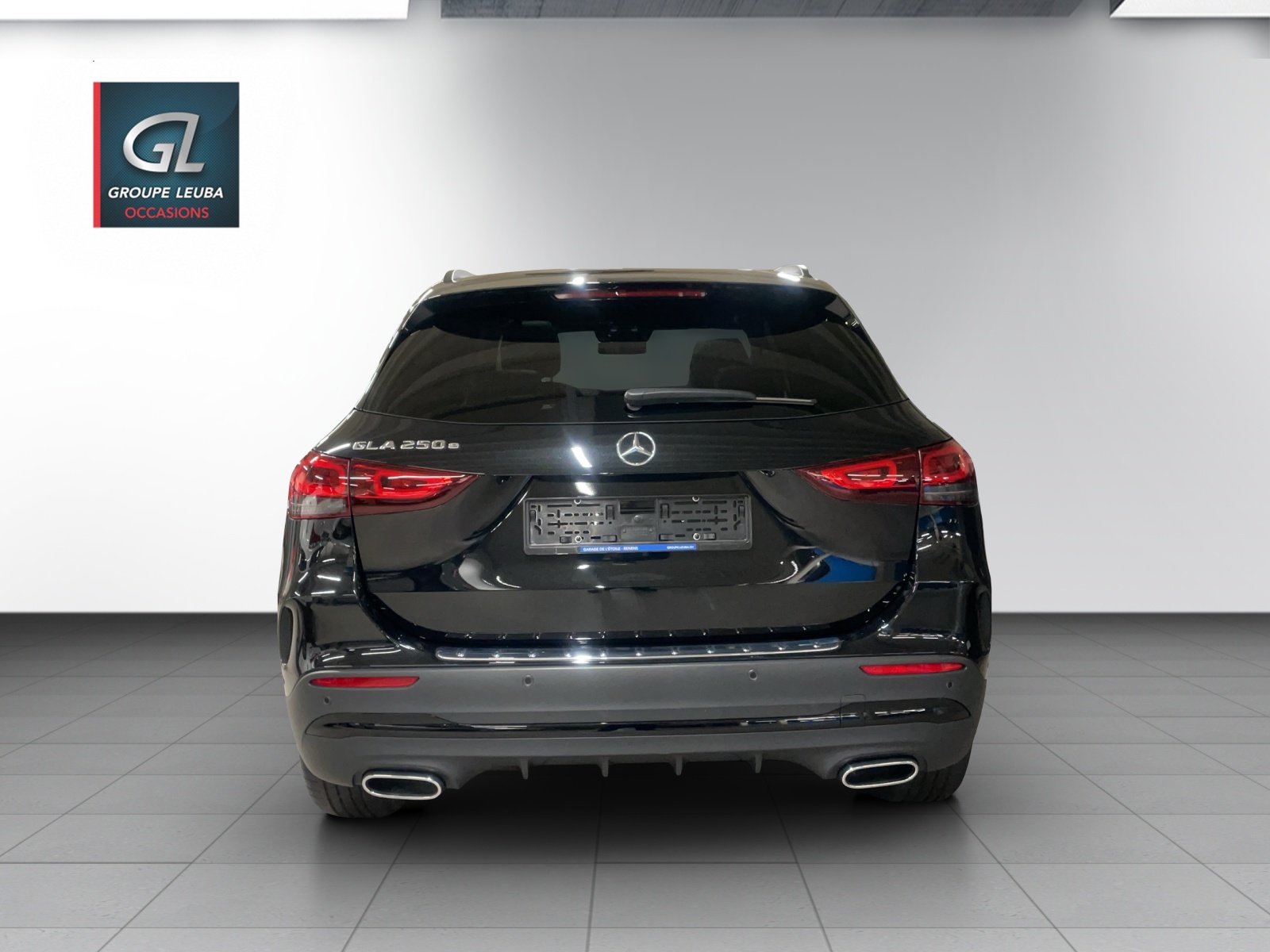 MERCEDES-BENZ GLA 250e AMG Line 8G-DCT-image-4
