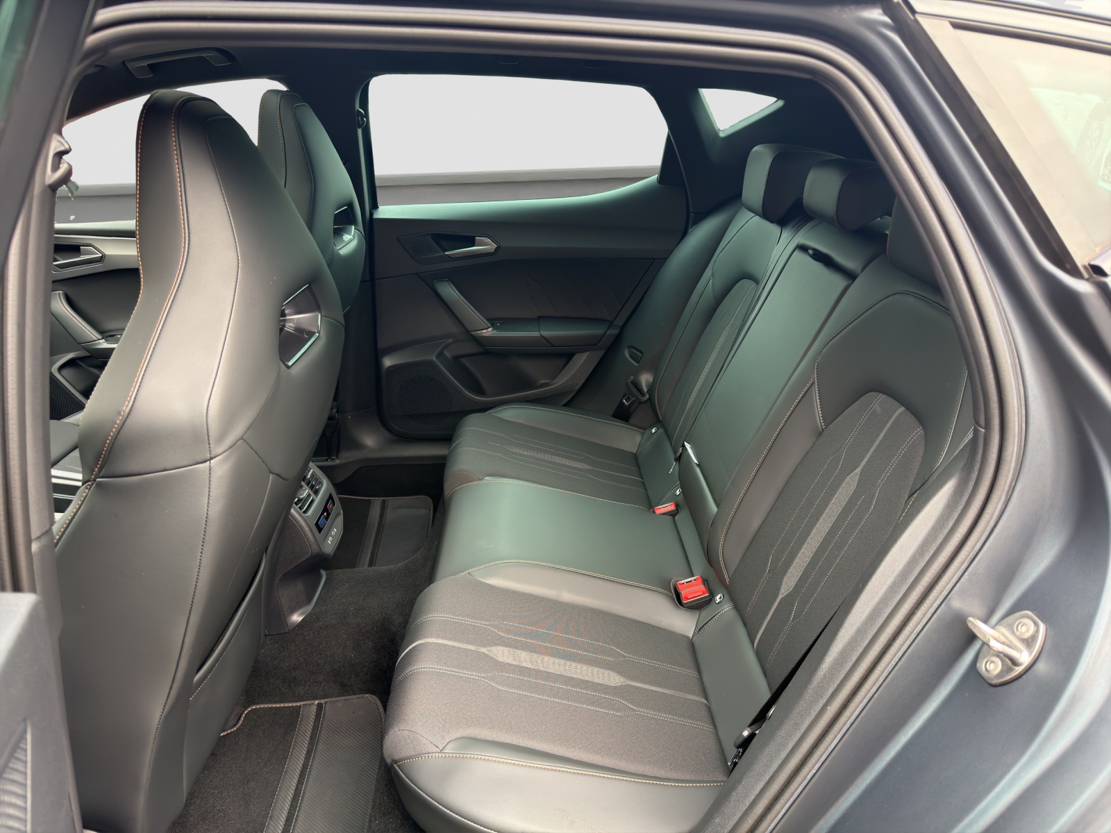 CUPRA LEON 1.4 e-HYBRID pHEV DSG-image-10