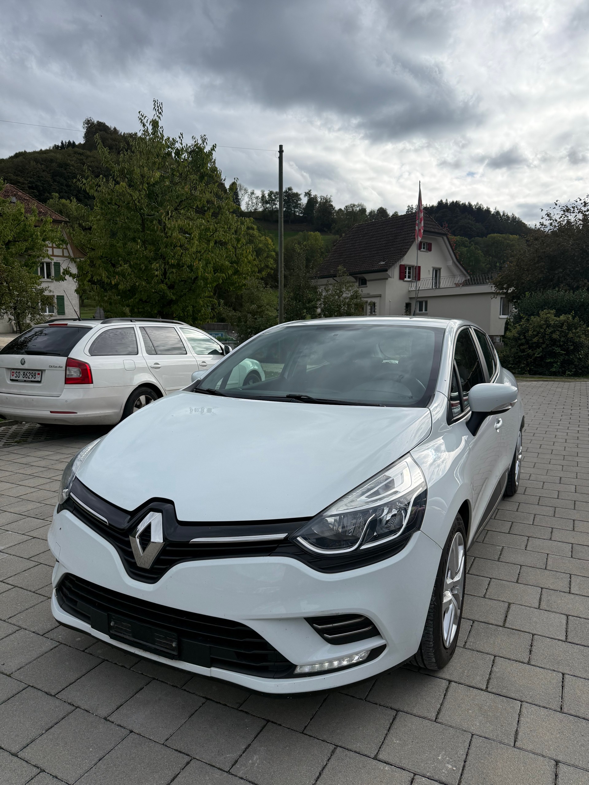 RENAULT Clio 0.9 12V Intens-image-0