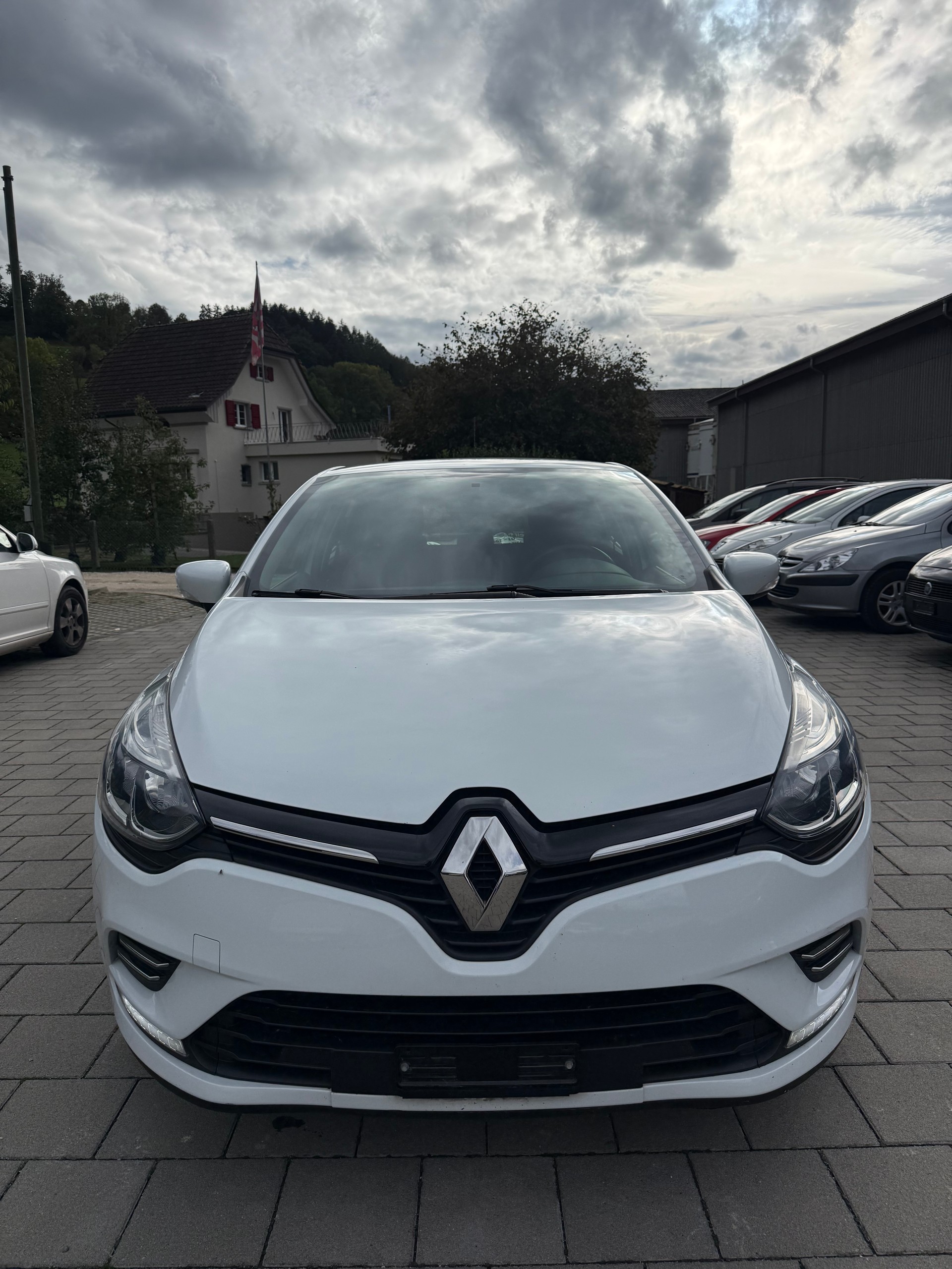 RENAULT Clio 0.9 12V Intens-image-1