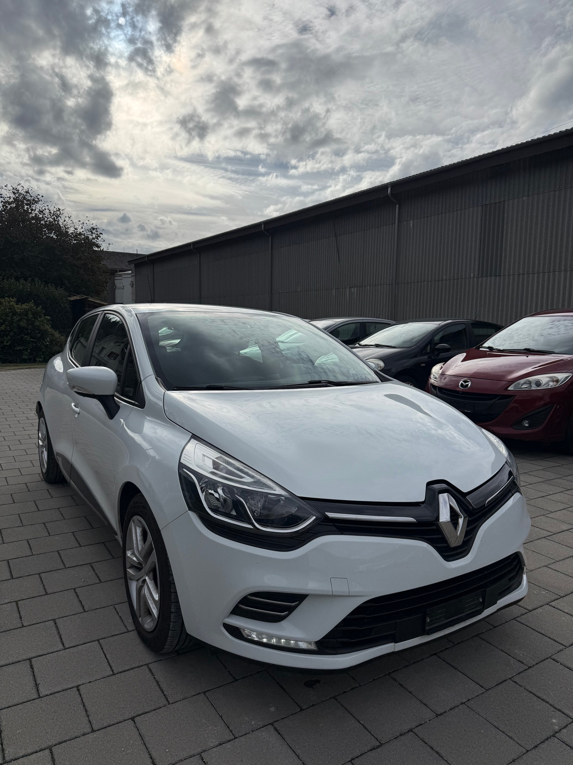 RENAULT Clio 0.9 12V Intens-image-2