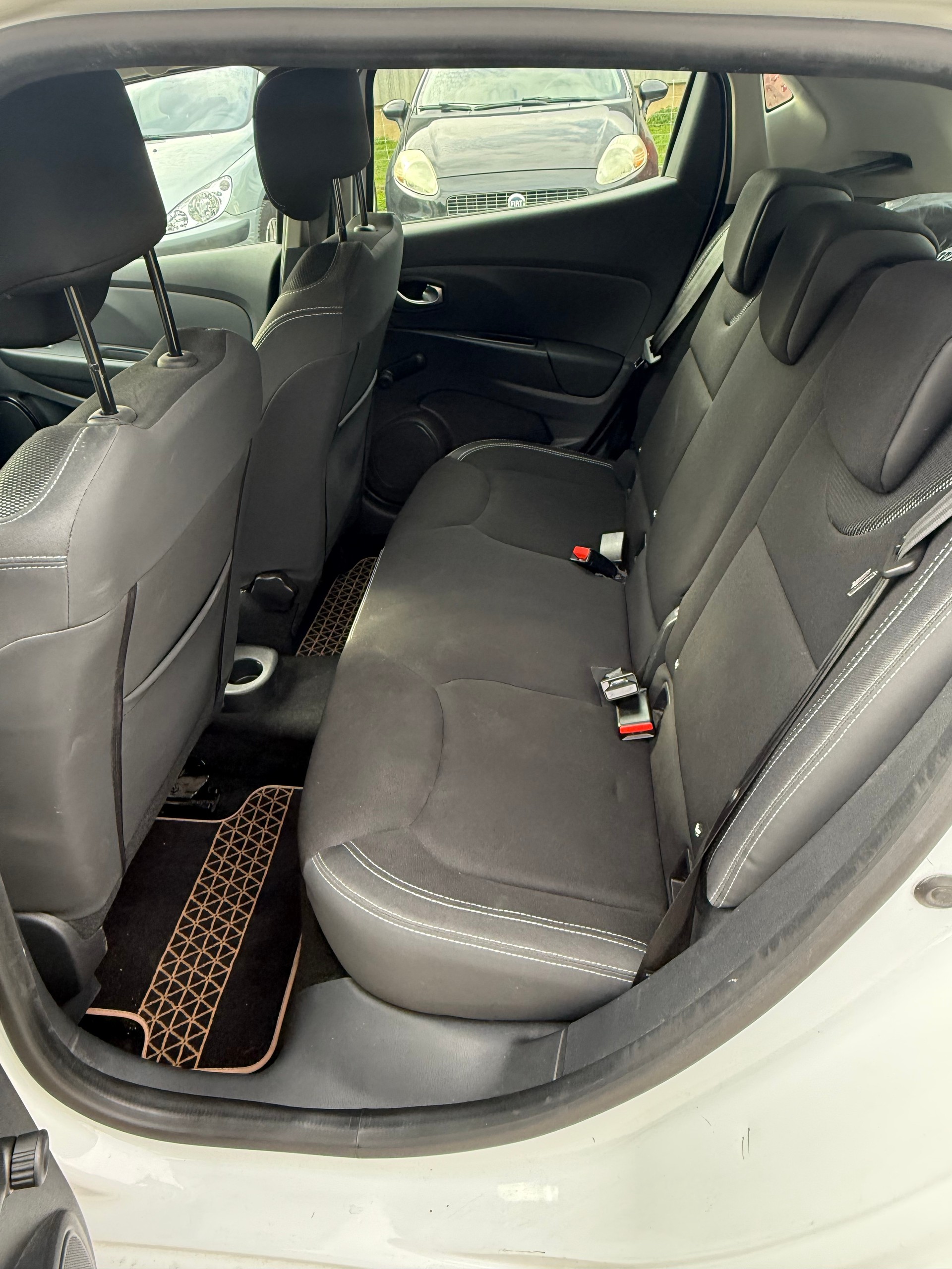 RENAULT Clio 0.9 12V Intens-image-9
