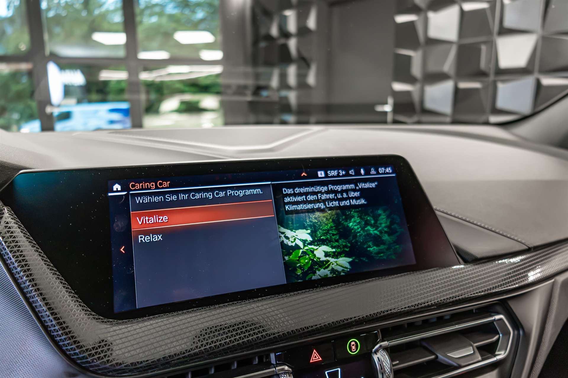 BMW M135i xDrive Steptronic-image-18