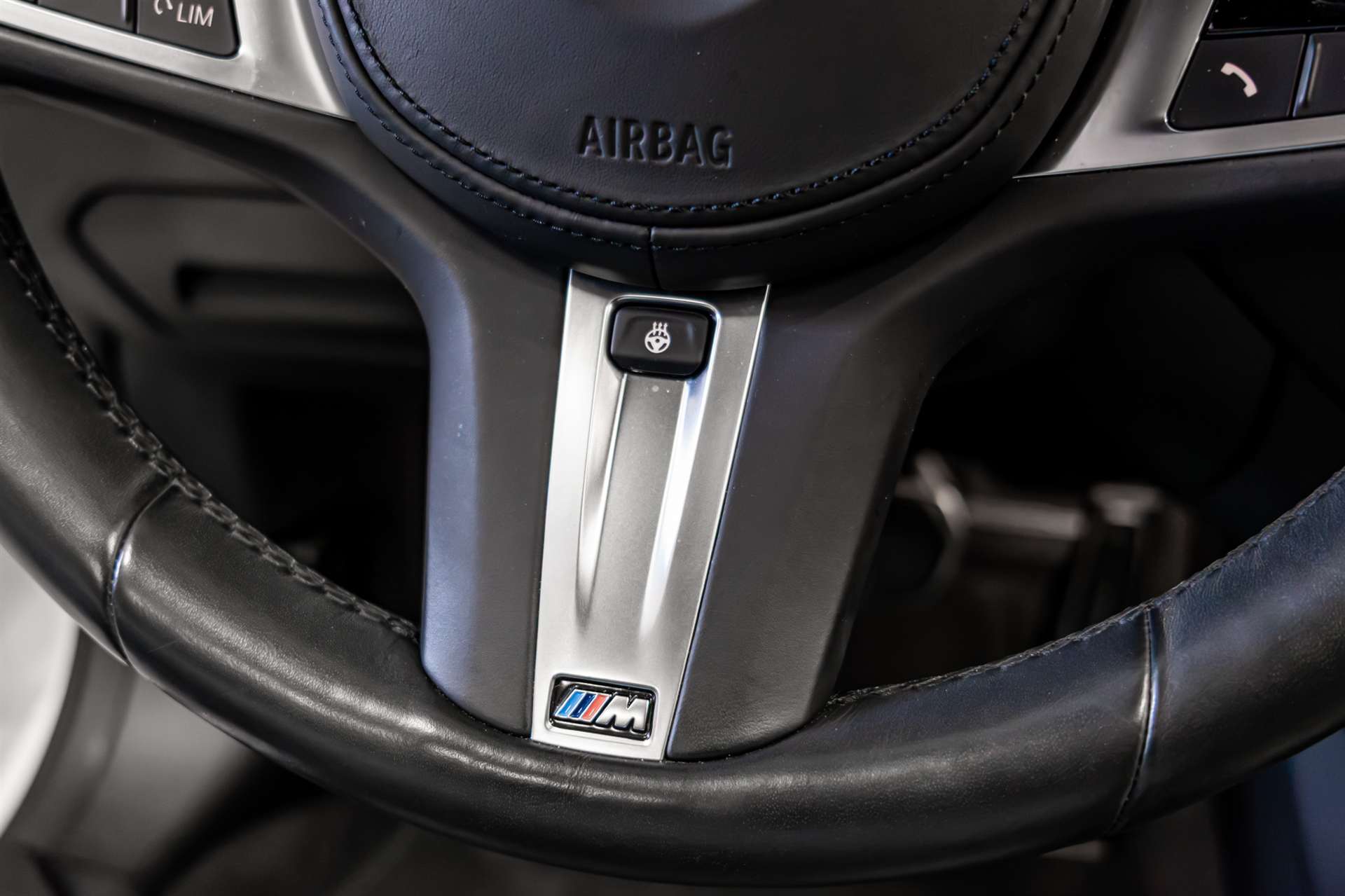BMW M135i xDrive Steptronic-image-10