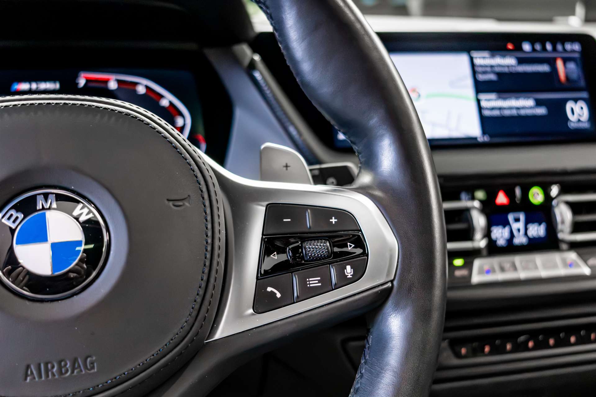 BMW M135i xDrive Steptronic-image-9