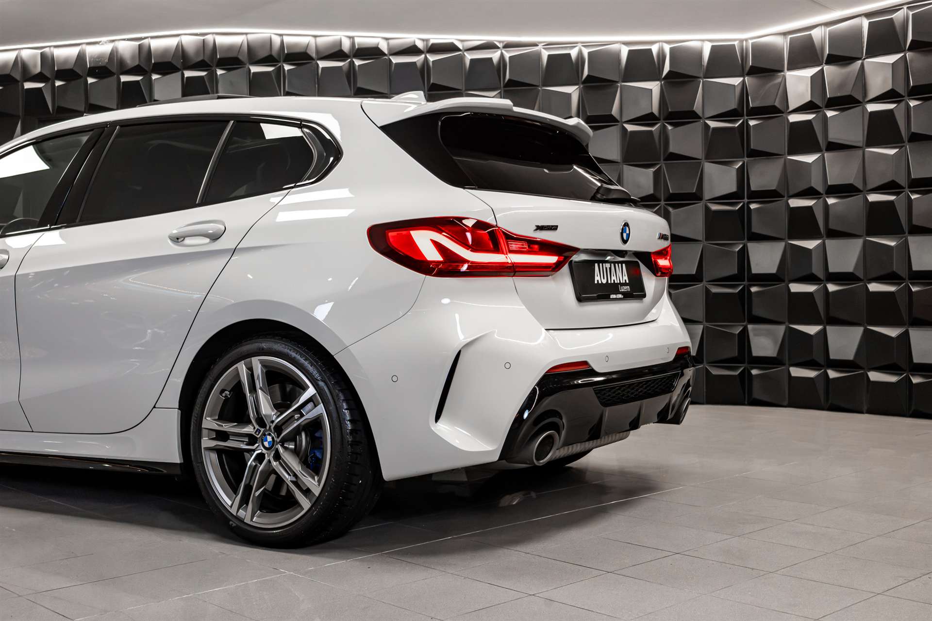 BMW M135i xDrive Steptronic-image-29