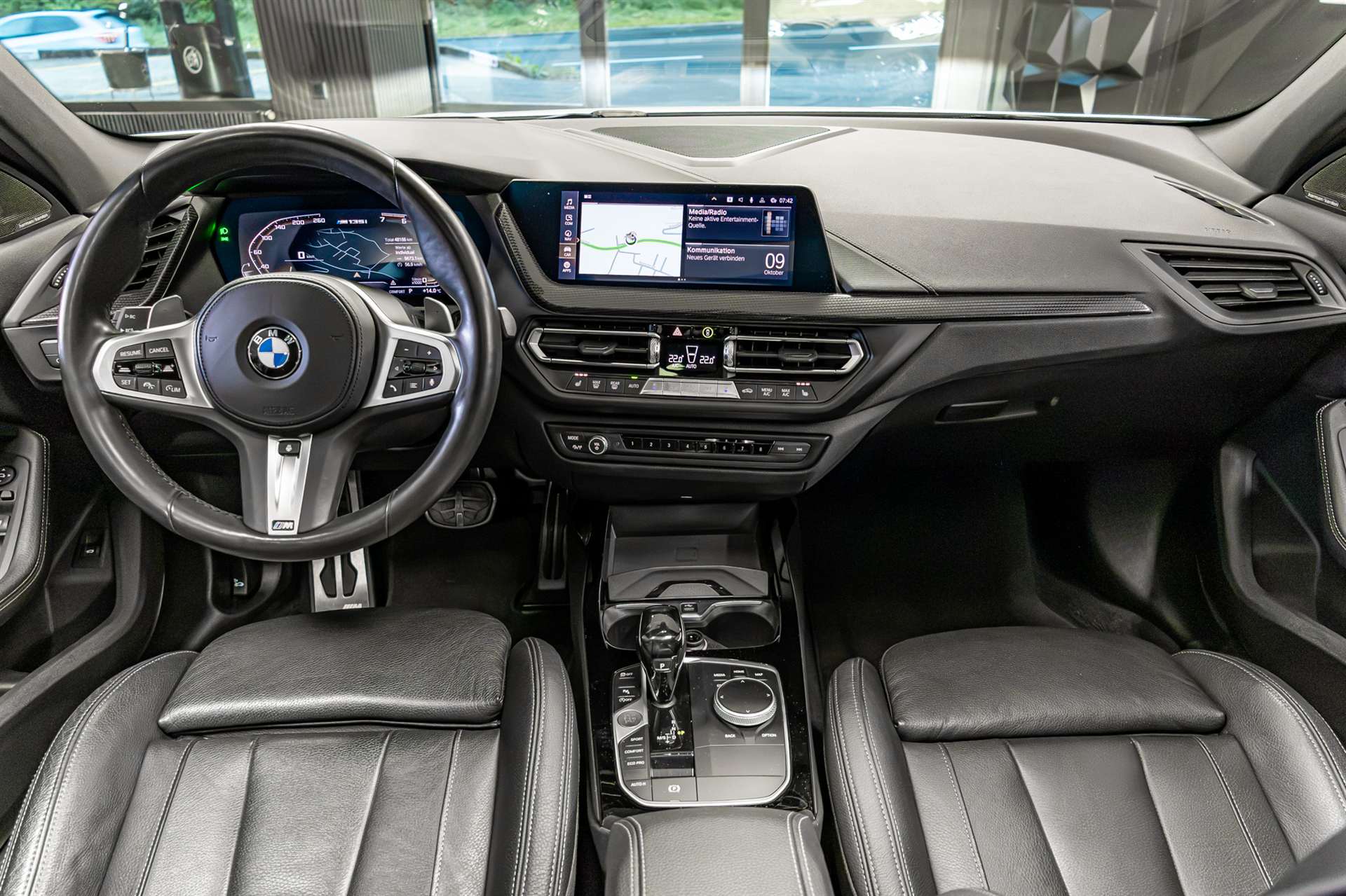 BMW M135i xDrive Steptronic-image-6