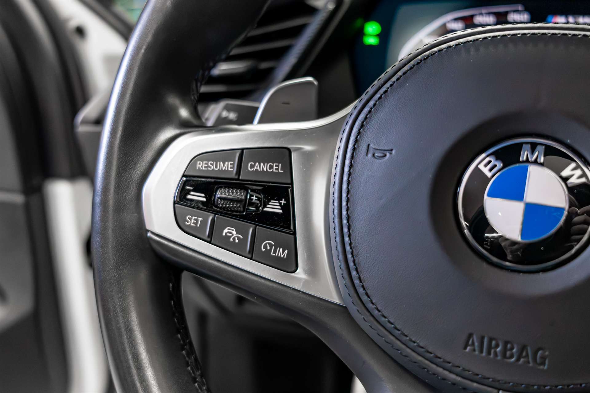 BMW M135i xDrive Steptronic-image-8