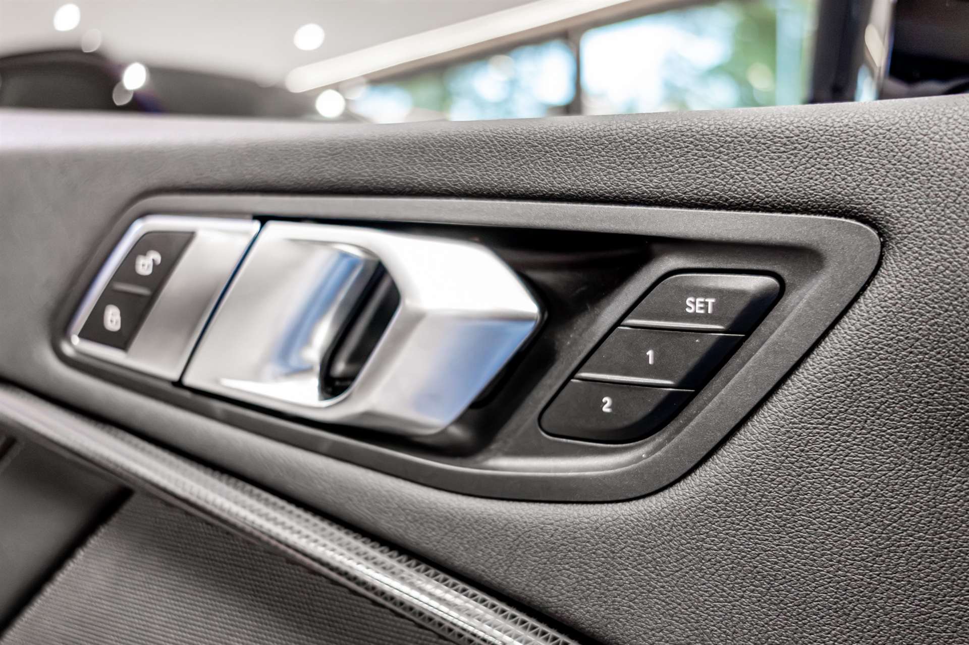 BMW M135i xDrive Steptronic-image-25