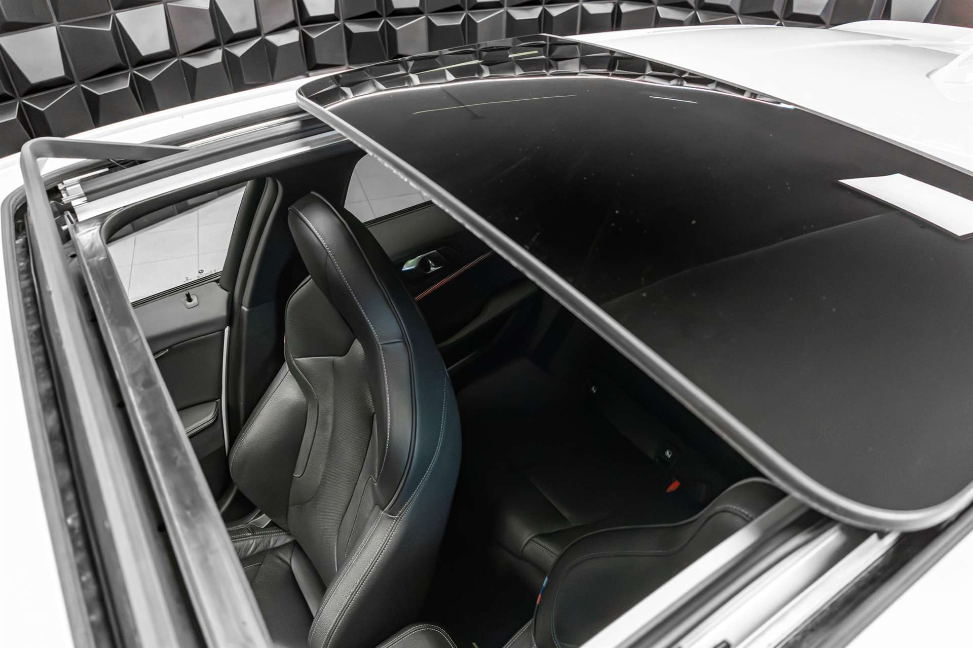 BMW M135i xDrive Steptronic-image-5