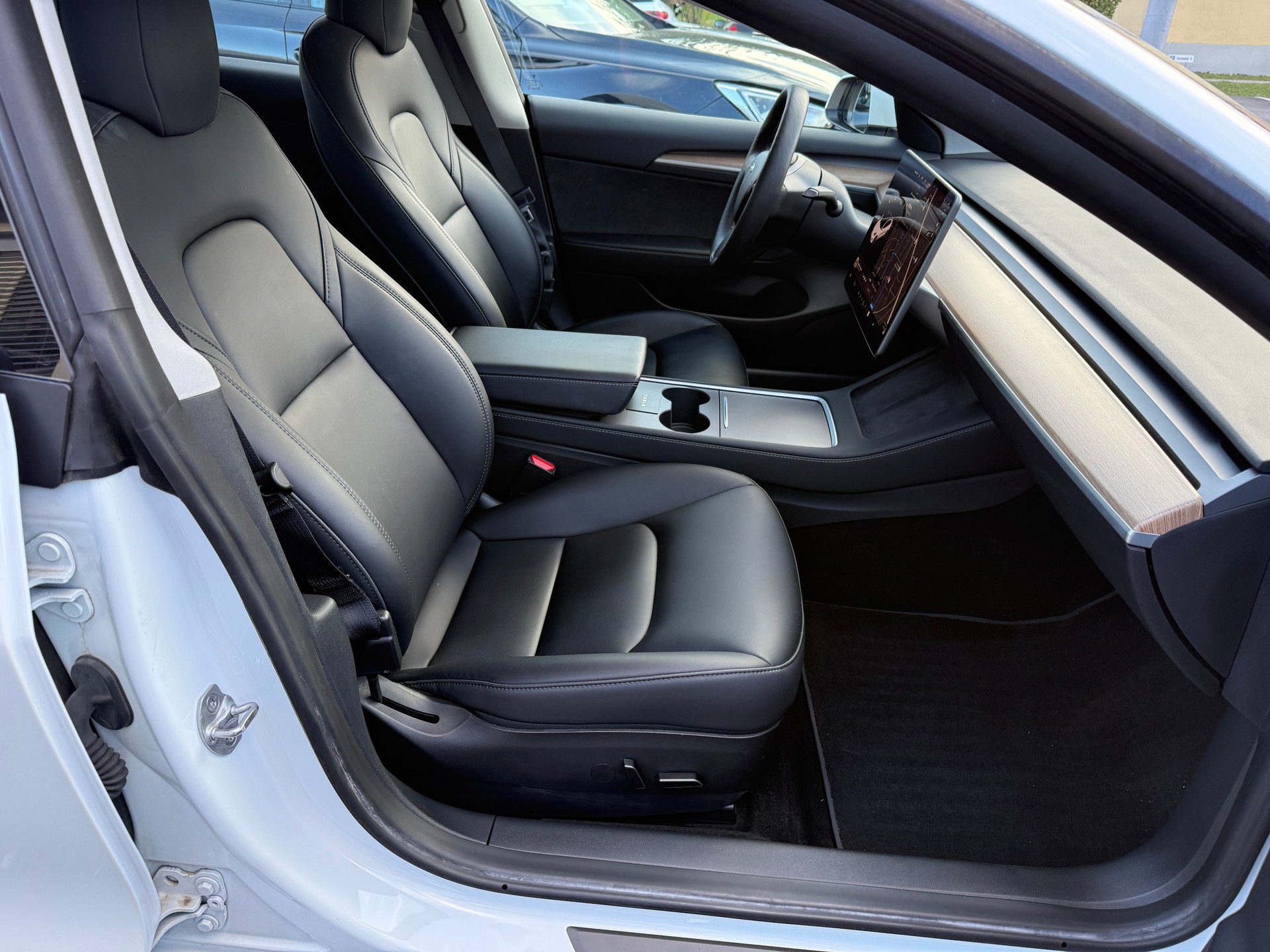 TESLA Model 3 BEW Long Range DUAL MOTOR AWD-image-9